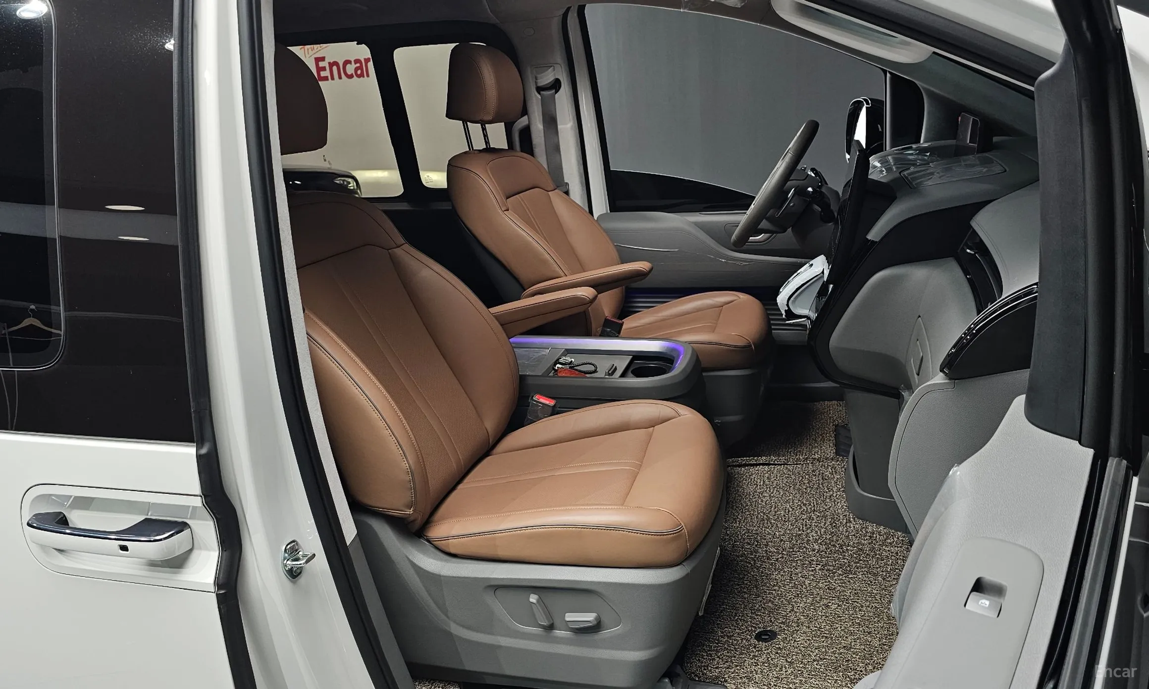 Hyundai Staria превью 10