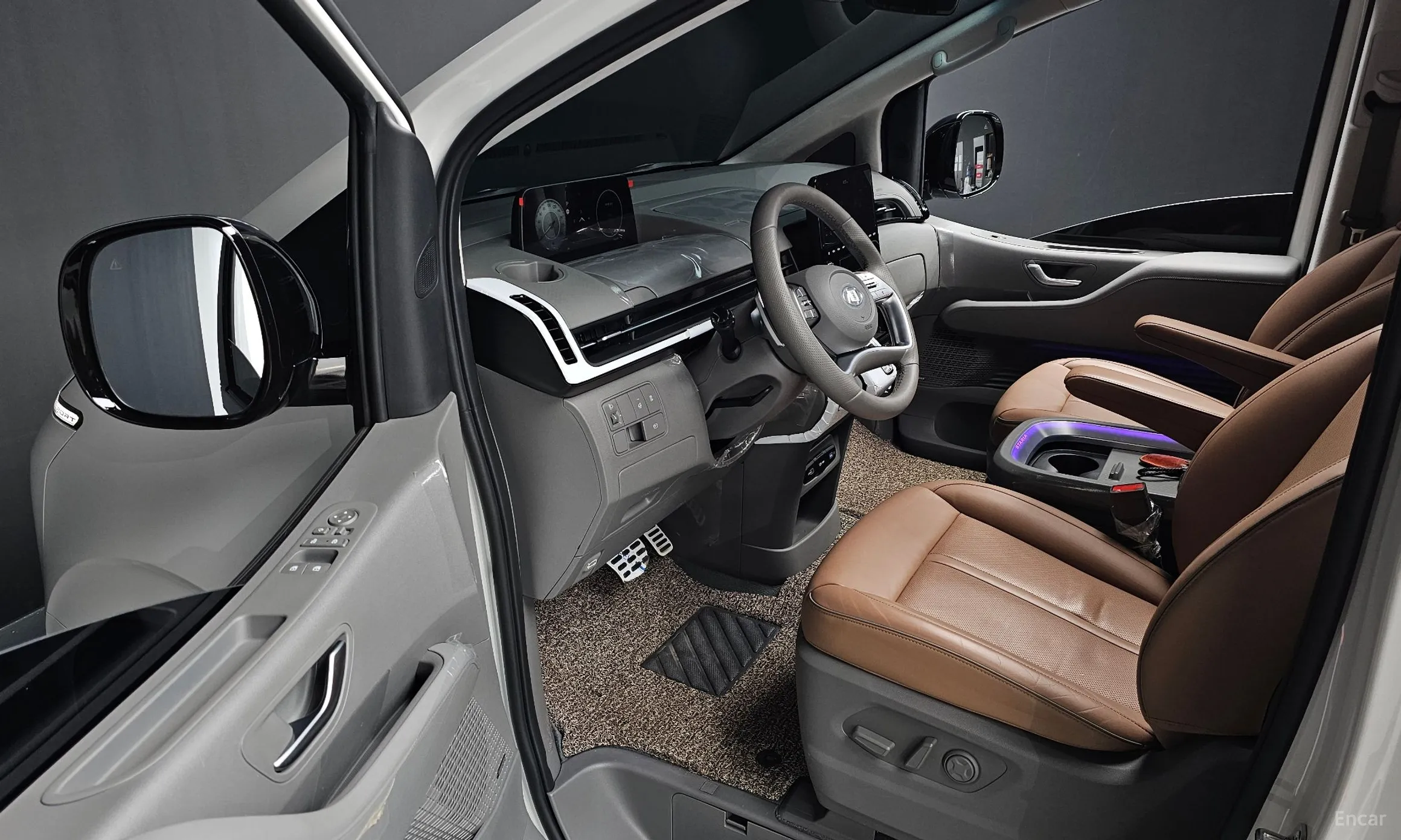 Hyundai Staria превью 11