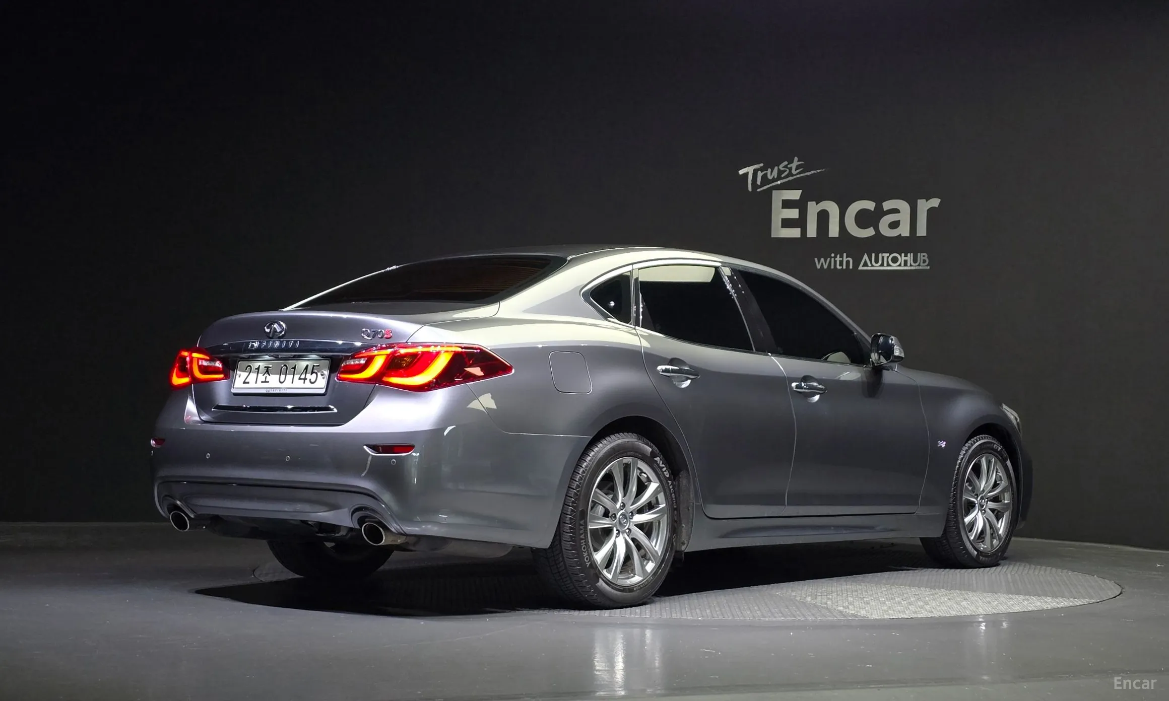 Infiniti Q70