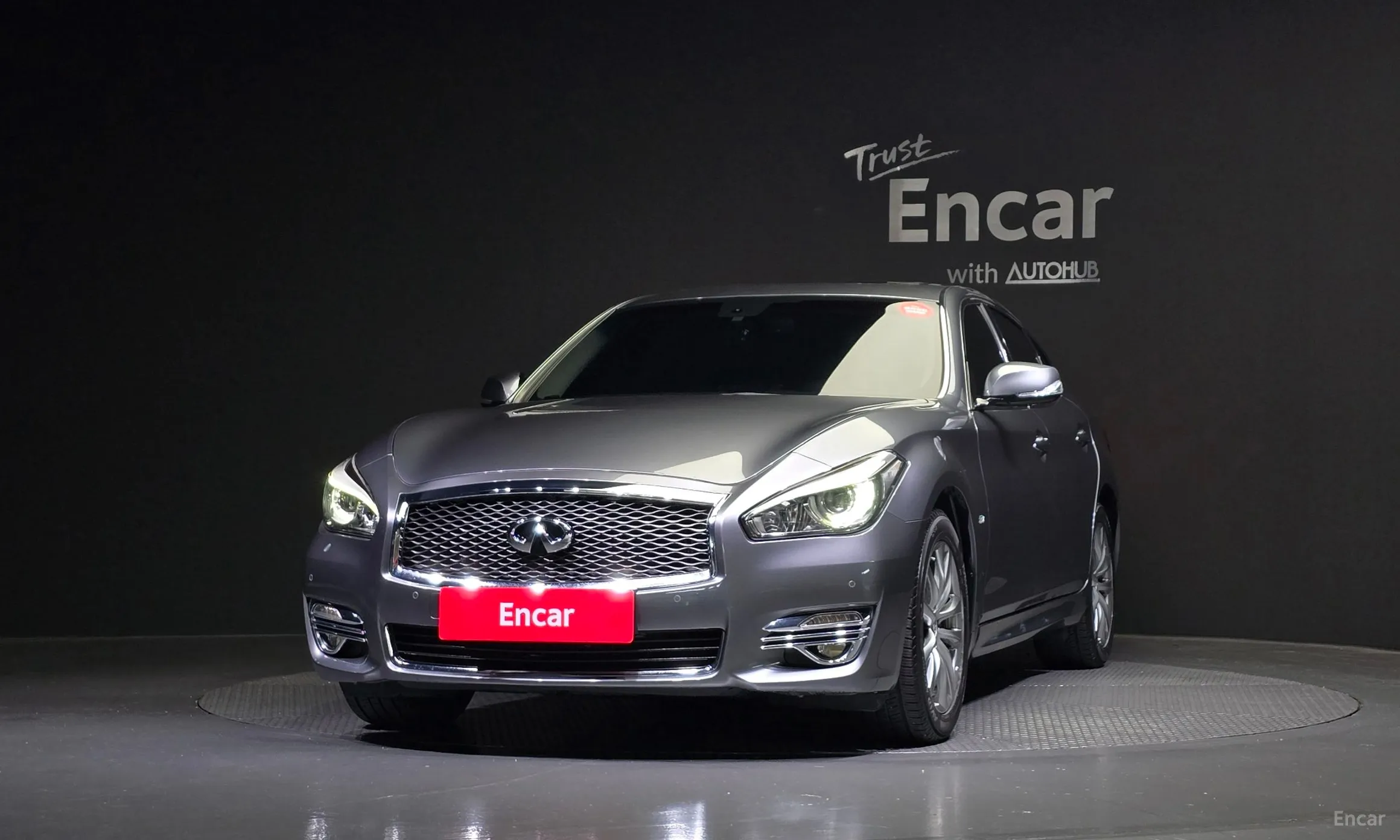 Infiniti Q70 превью 3