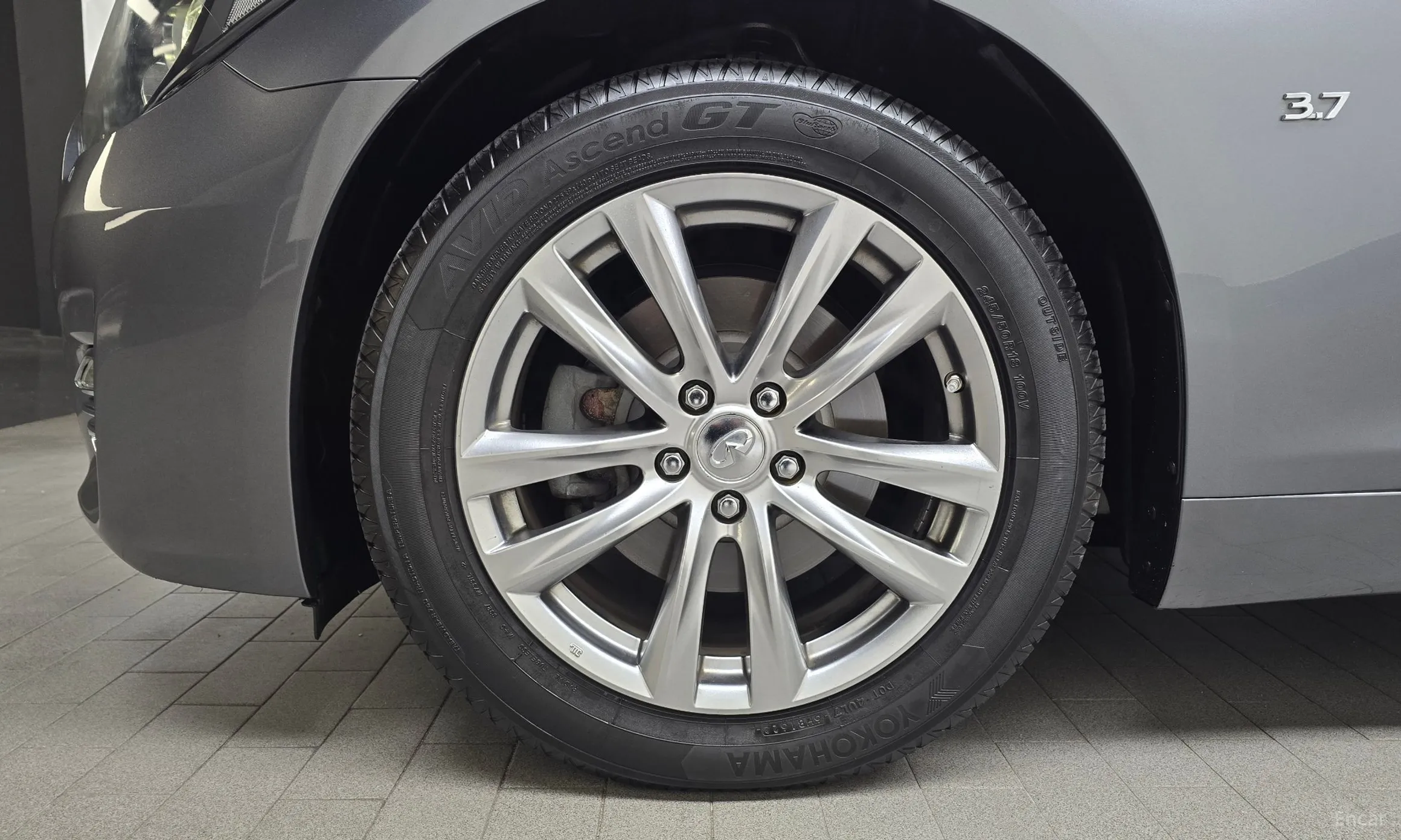 Infiniti Q70 превью 5