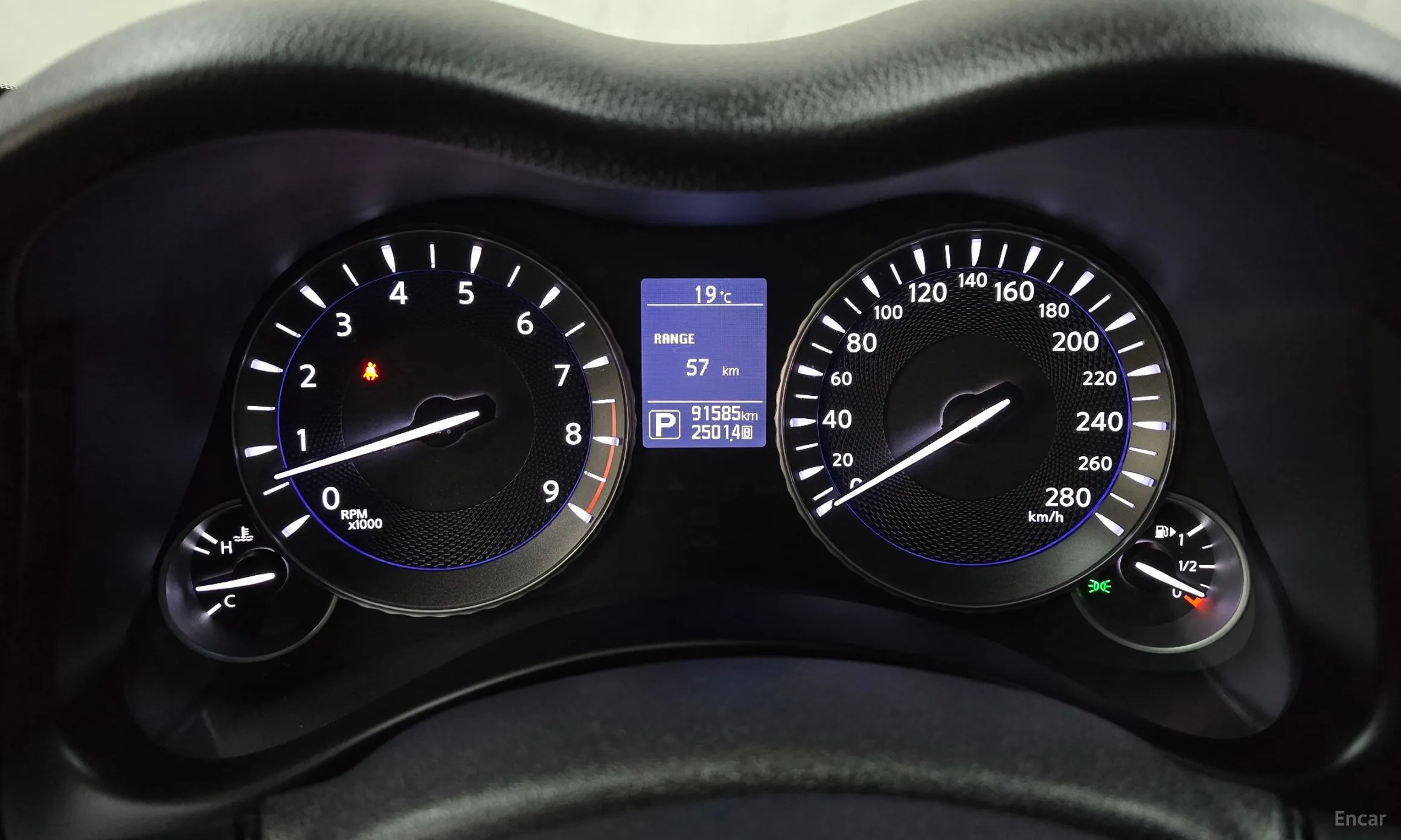 Infiniti Q70 превью 8