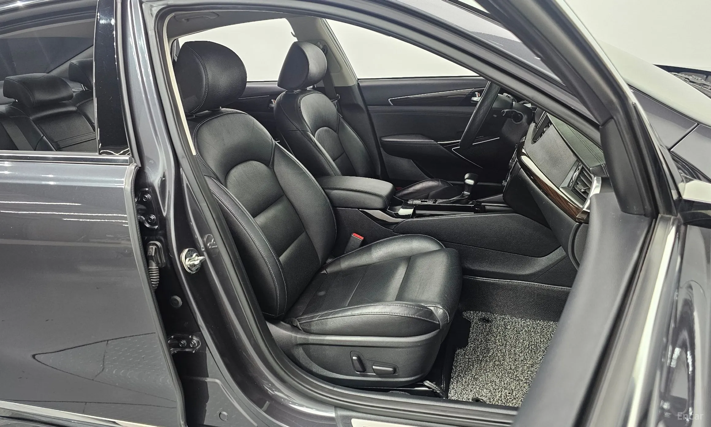 Kia K7 превью 11