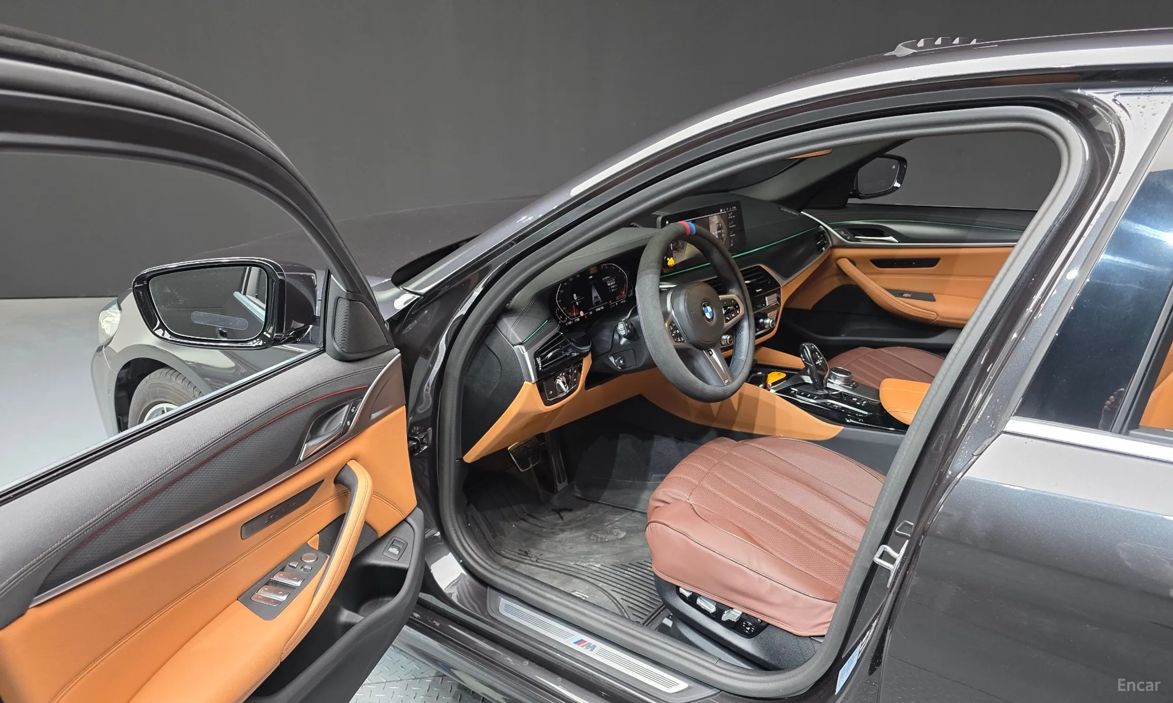 BMW 5 Series (G30) превью 10