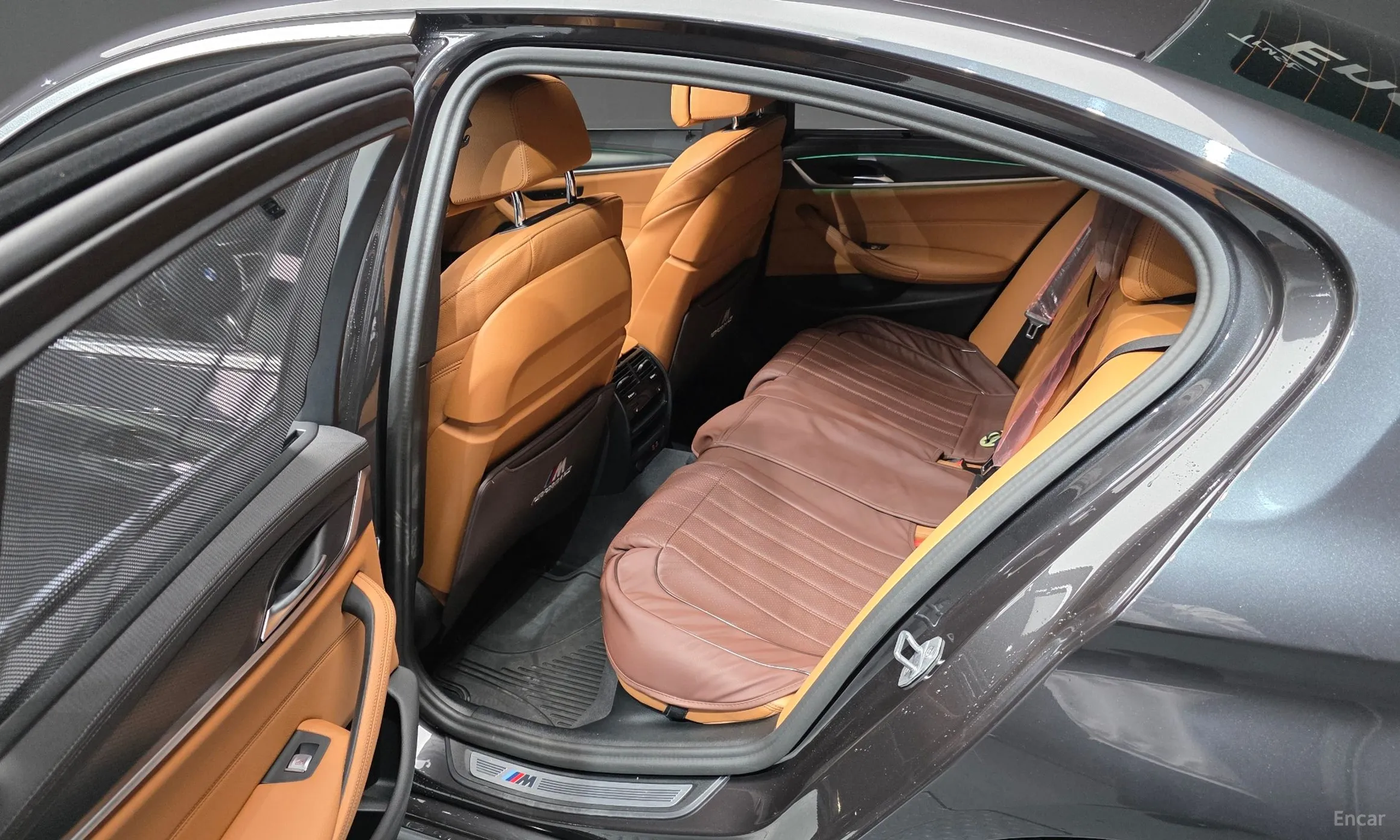 BMW 5 Series (G30) превью 11