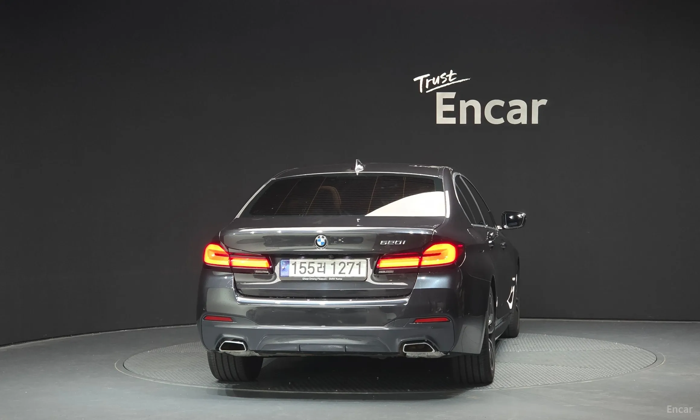 BMW 5 Series (G30) превью 4
