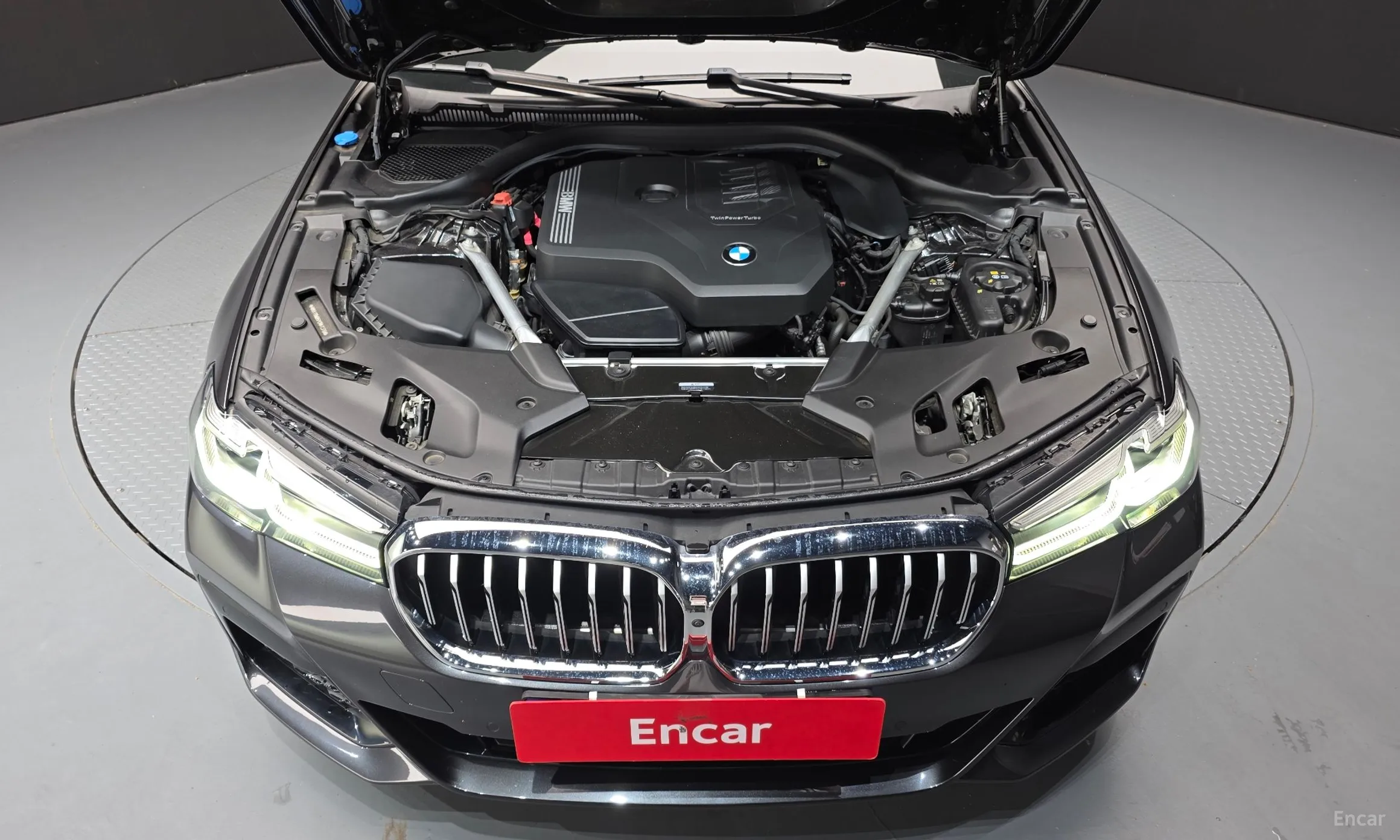 BMW 5 Series (G30) превью 6