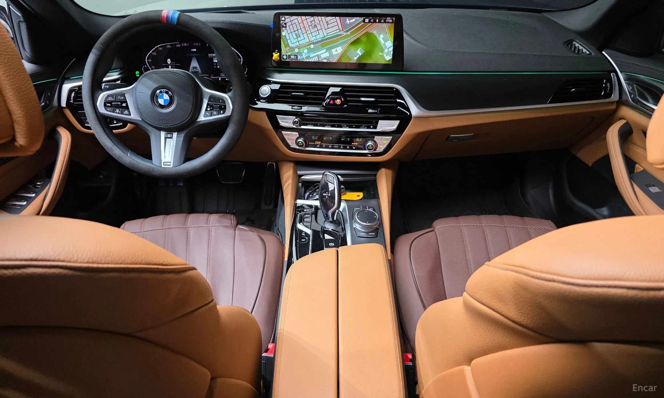 BMW 5 Series (G30) превью 7
