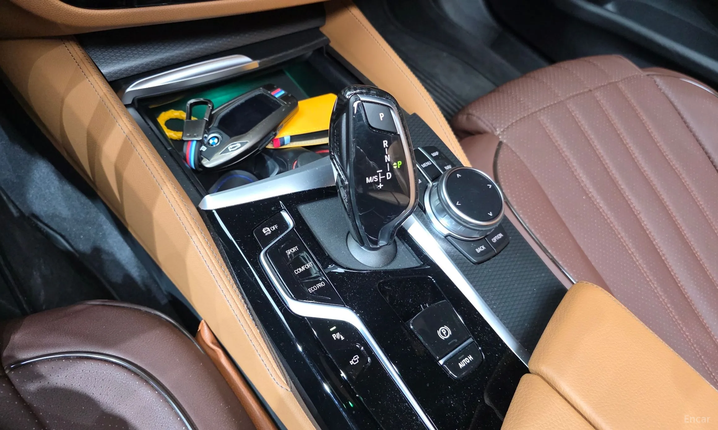 BMW 5 Series (G30) превью 9