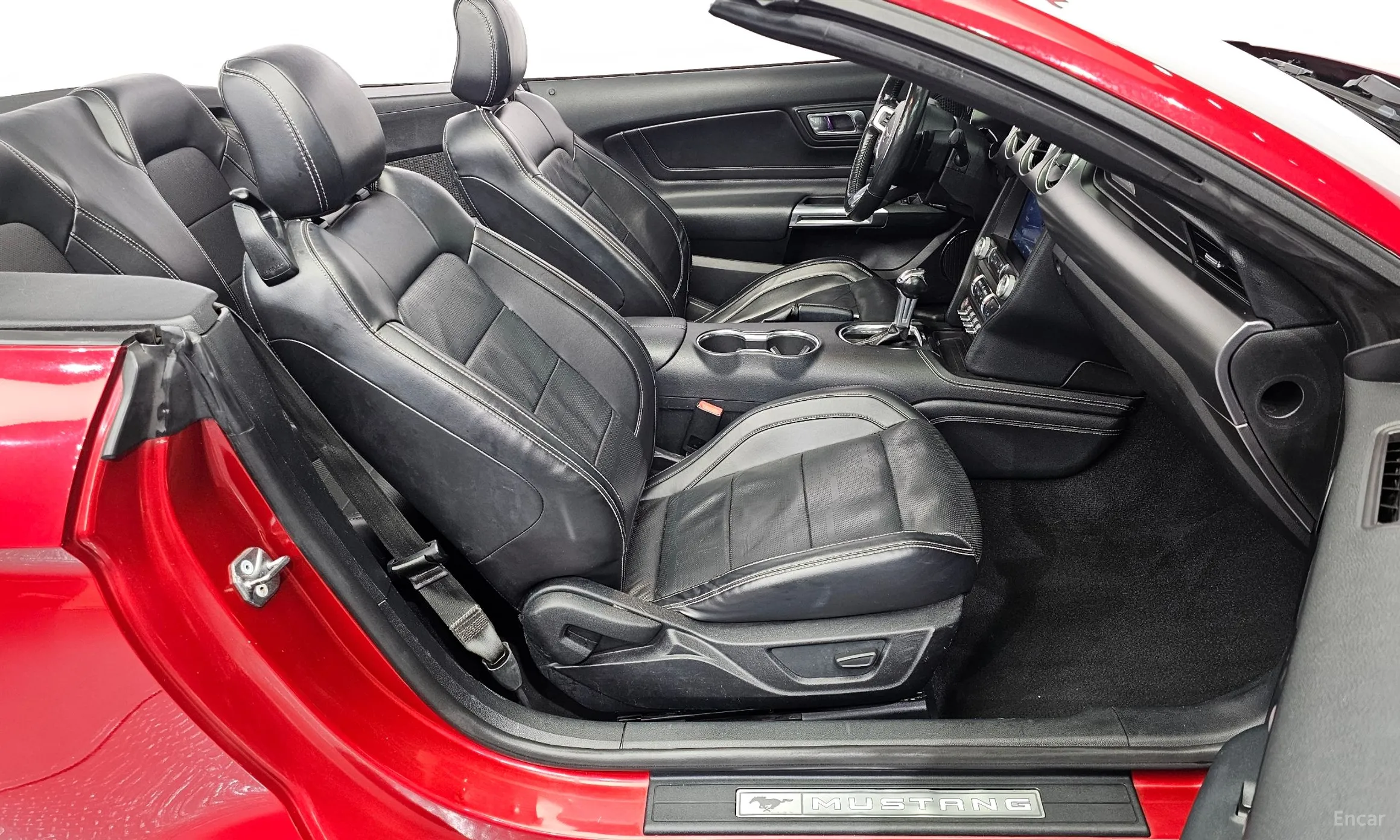 Ford Mustang превью 10
