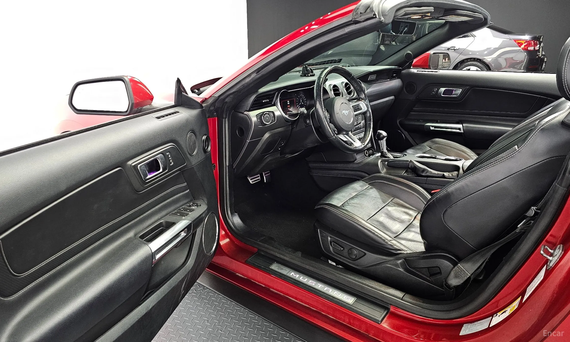 Ford Mustang превью 11