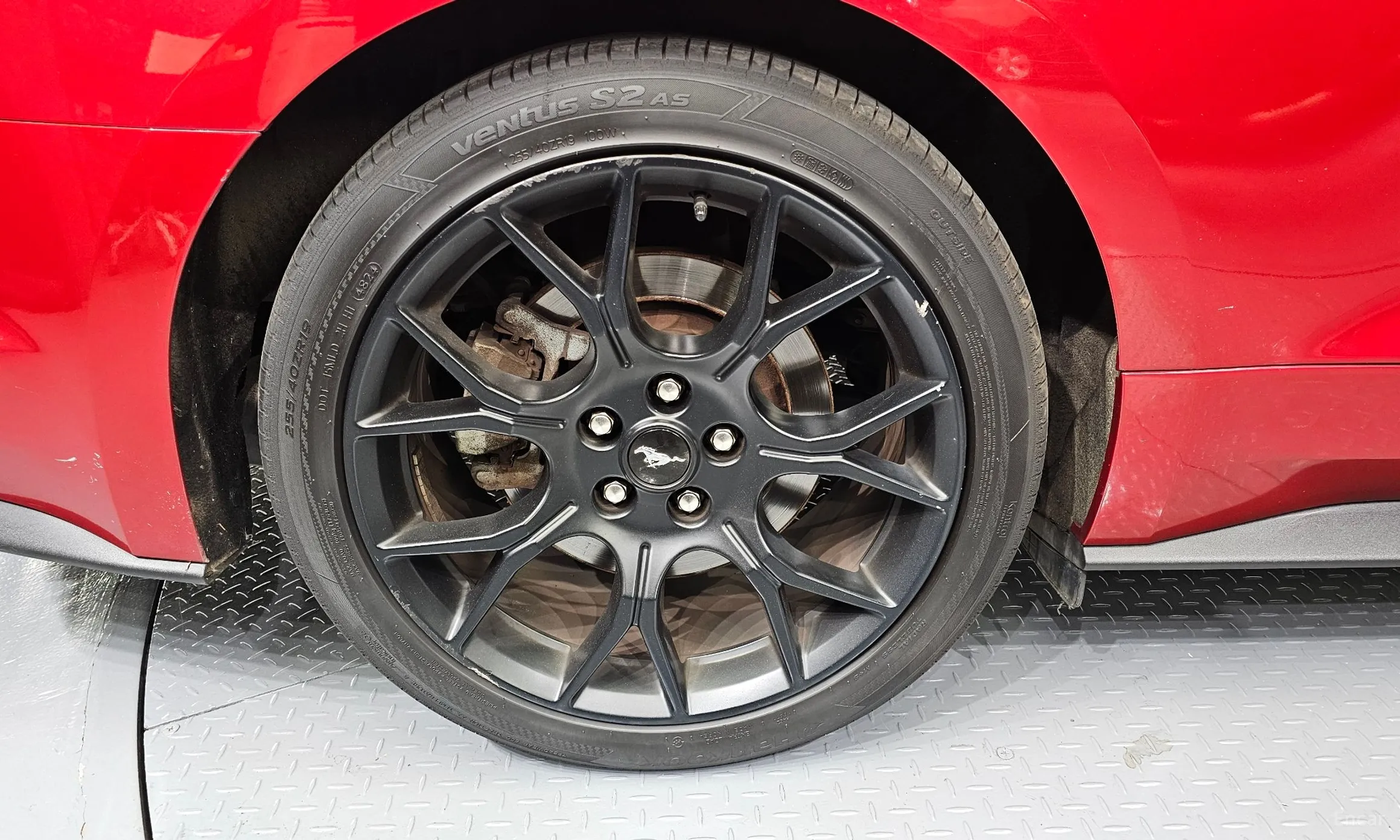 Ford Mustang превью 5