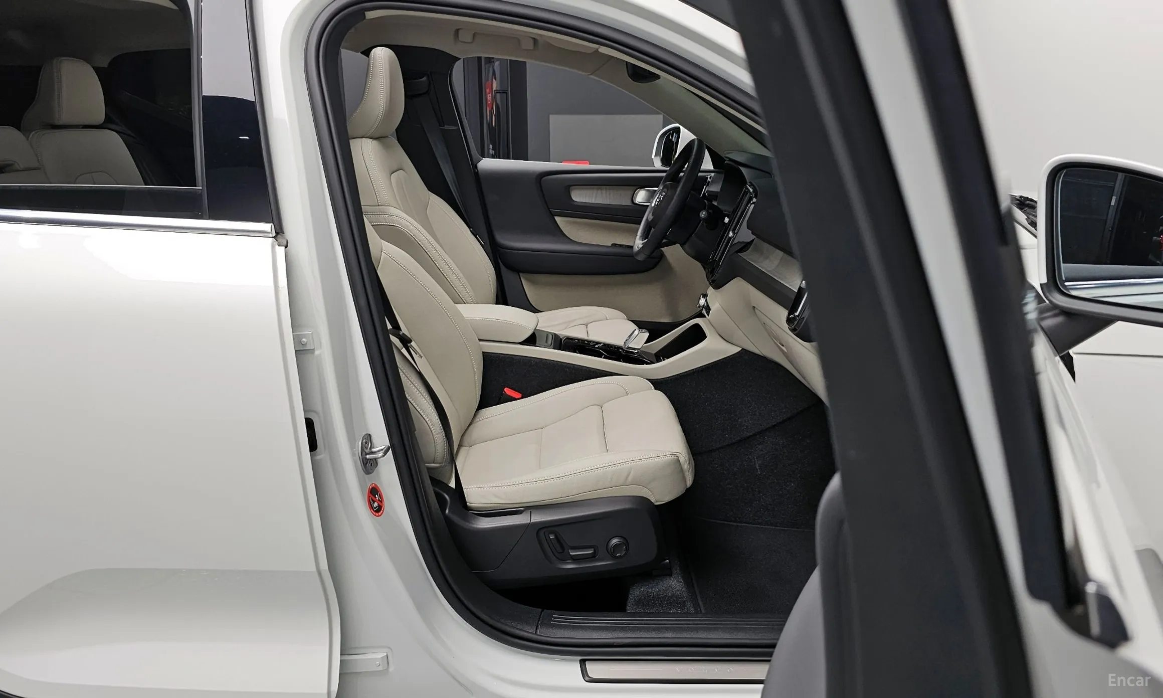 Volvo XC40 превью 11