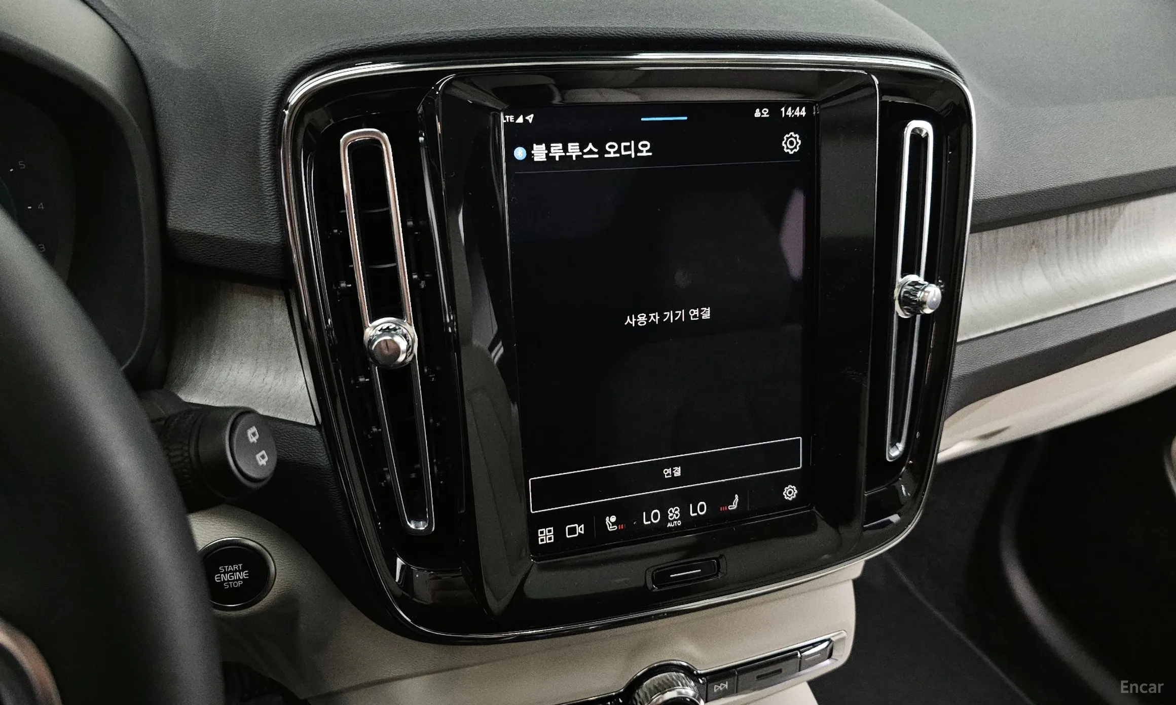 Volvo XC40 превью 16