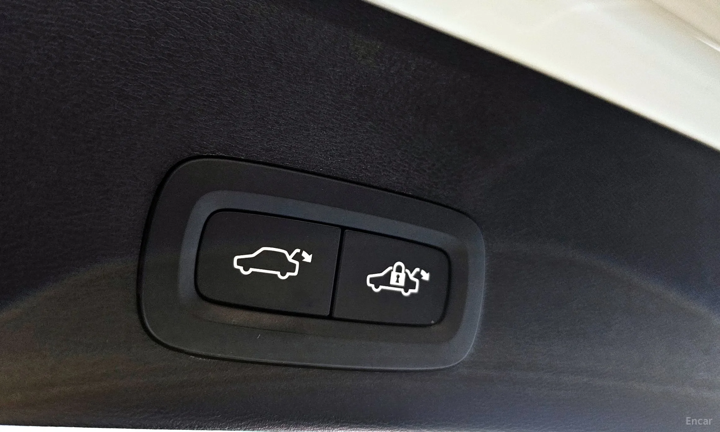 Volvo XC40 превью 20