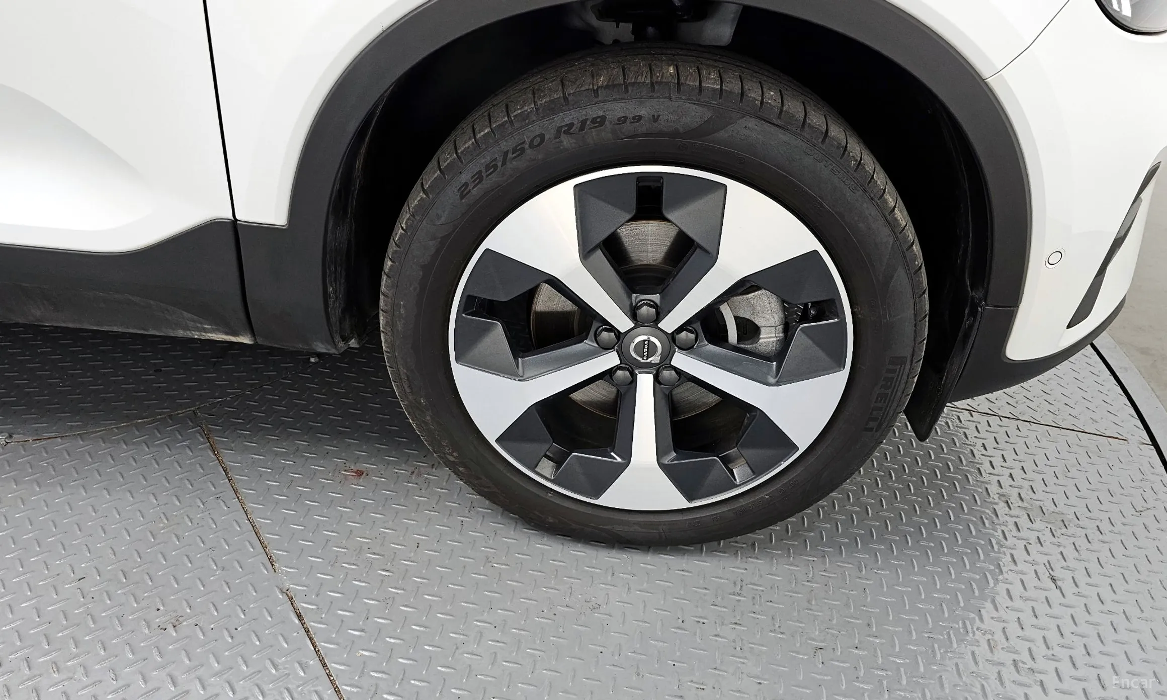 Volvo XC40 превью 5
