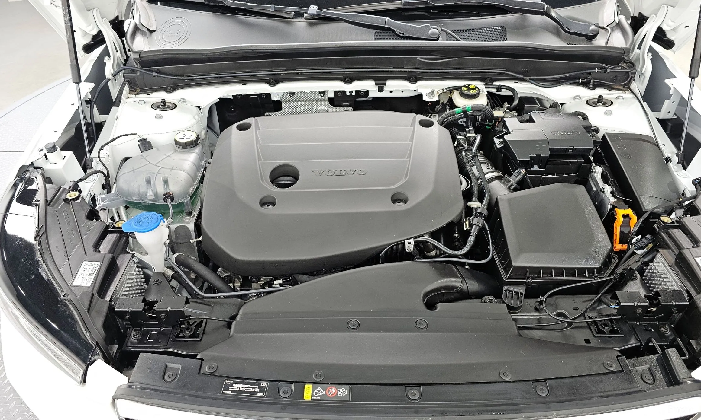 Volvo XC40 превью 6