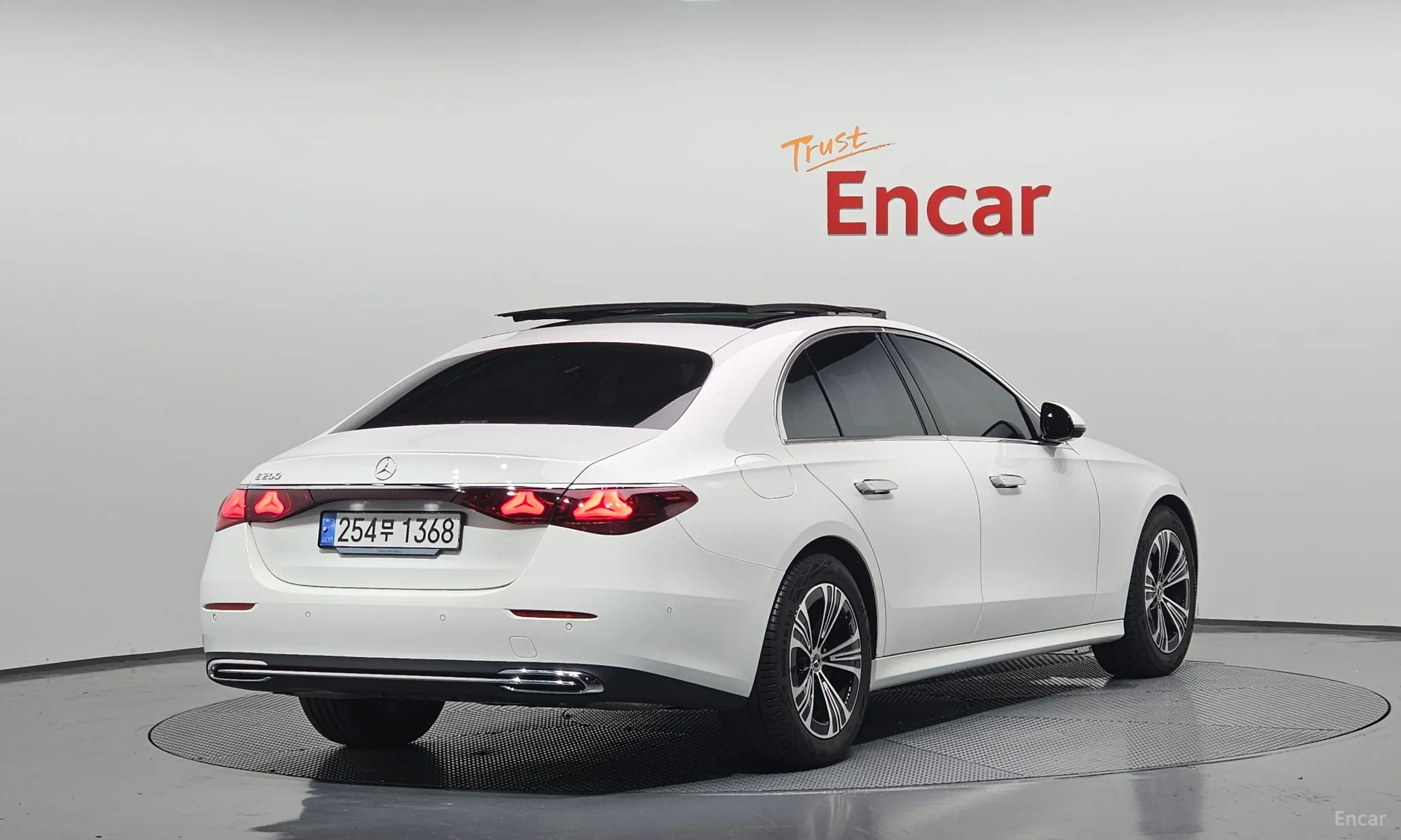 Mercedes Benz E-Class W214 превью 2
