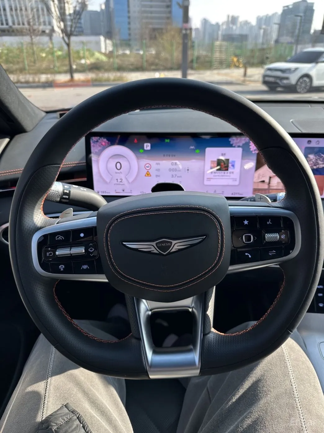 Genesis GV70 превью 10