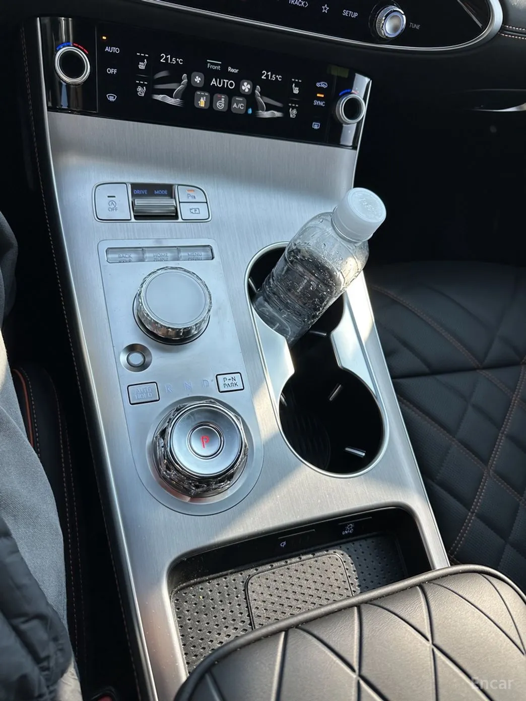 Genesis GV70 превью 11
