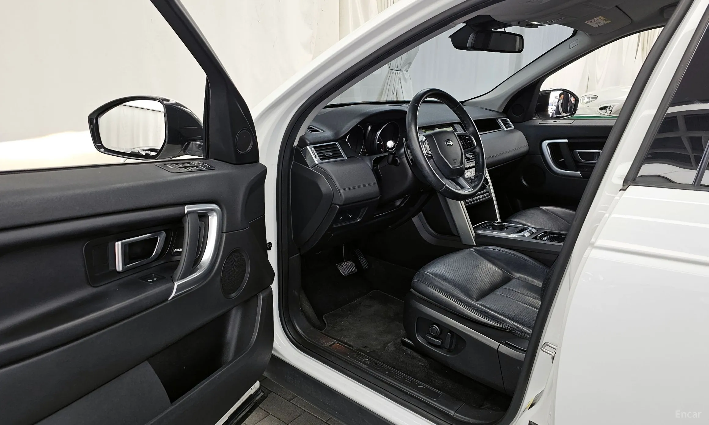 Land Rover Discovery Sports превью 10
