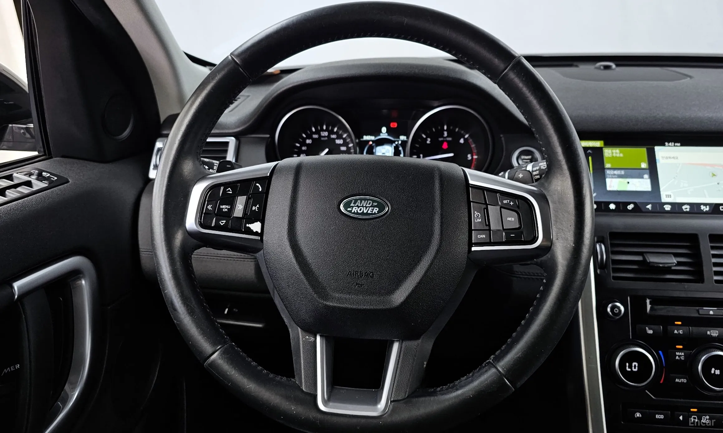 Land Rover Discovery Sports превью 13