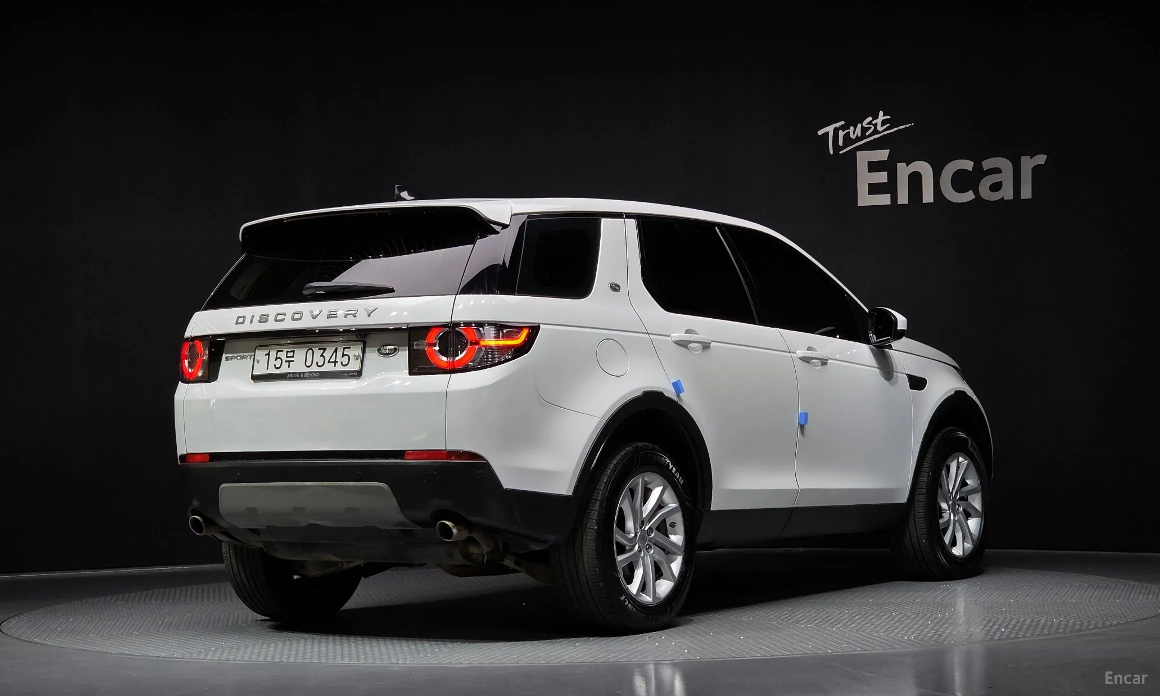 Land Rover Discovery Sports превью 2