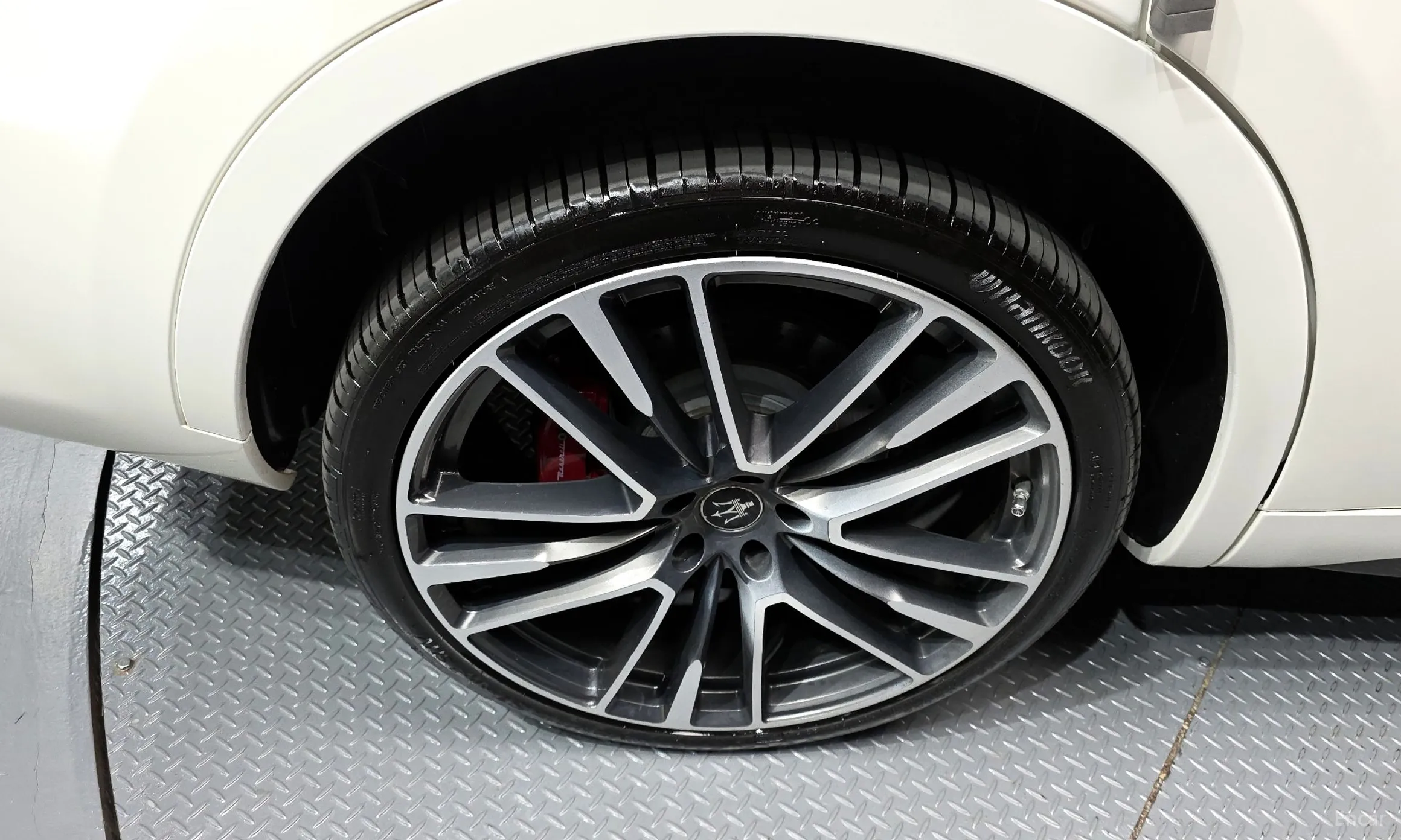 Maserati Levante превью 5