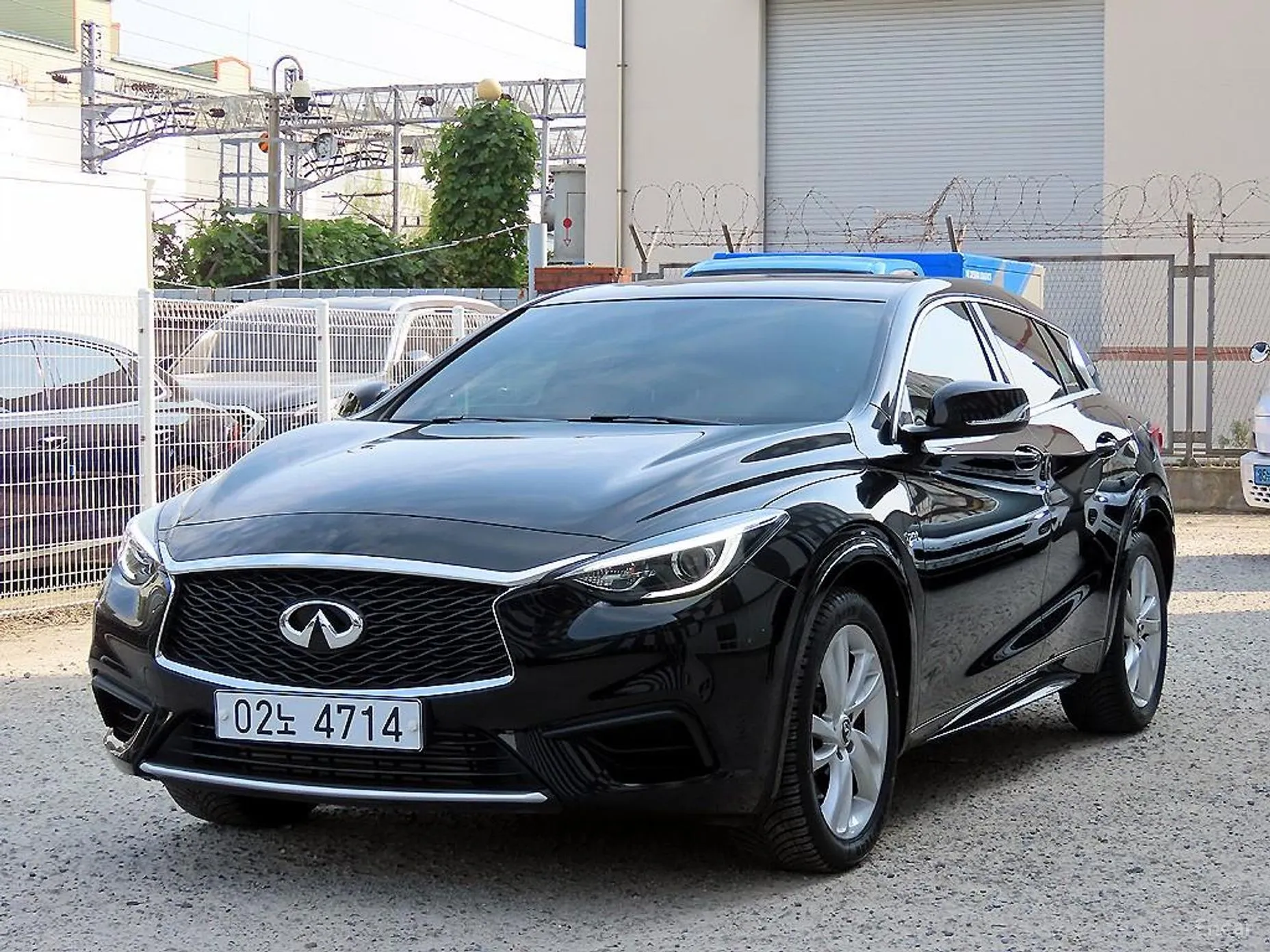 Infiniti Q30 превью 2