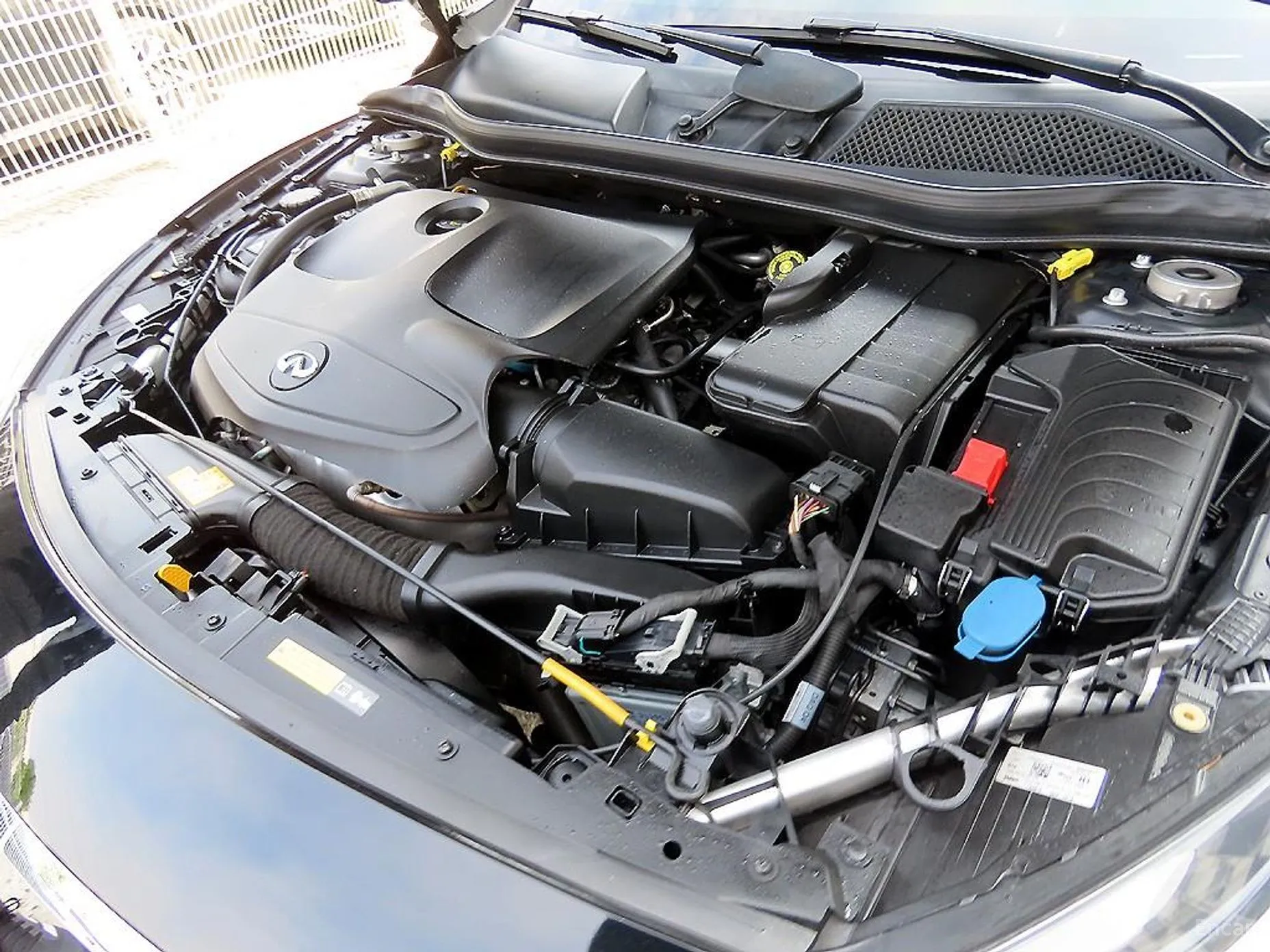 Infiniti Q30 превью 18