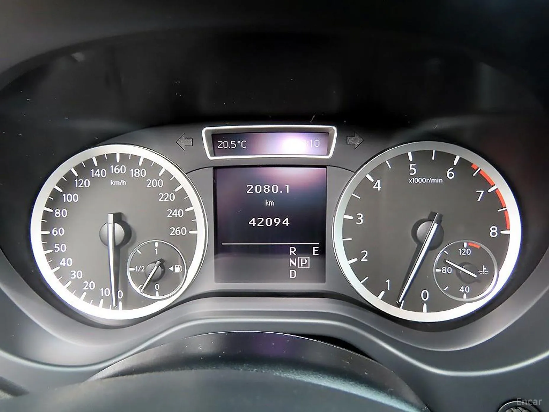 Infiniti Q30 превью 9