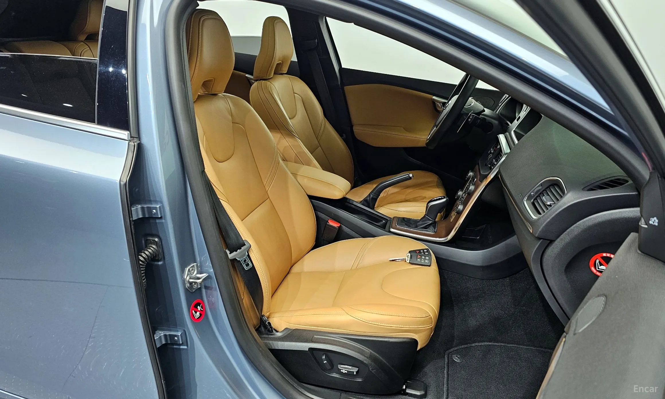 Volvo V40 превью 10
