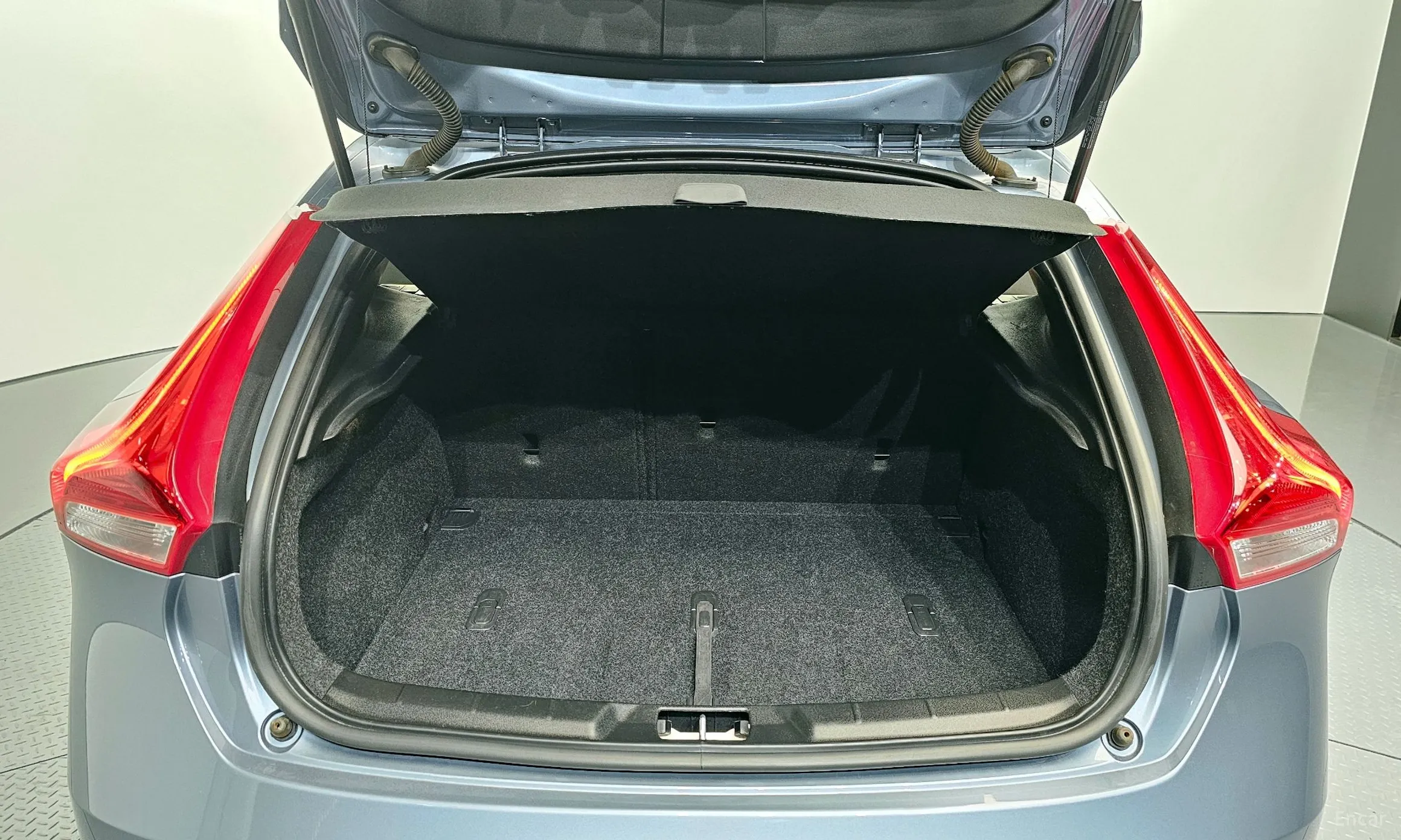 Volvo V40 превью 13