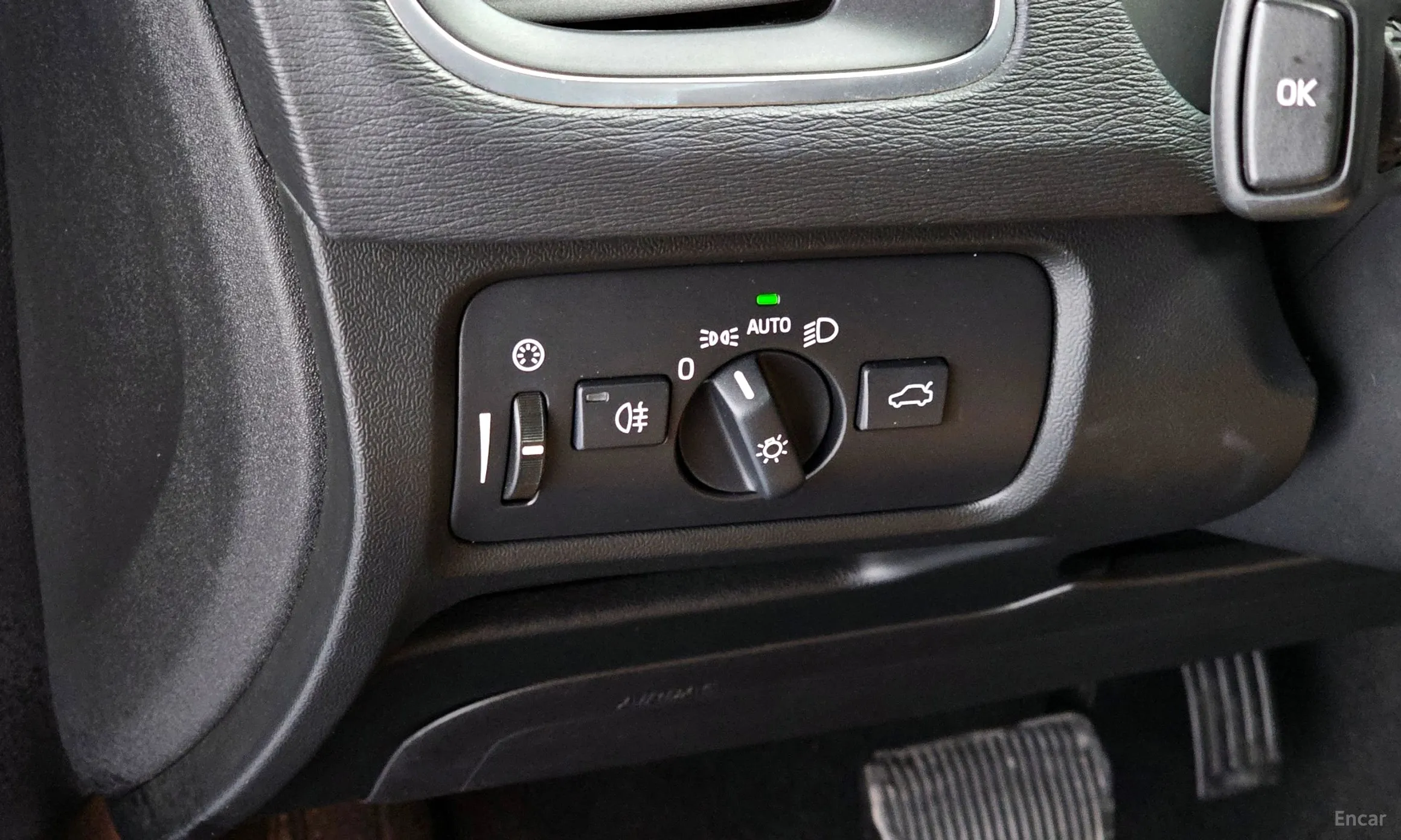 Volvo V40 превью 15