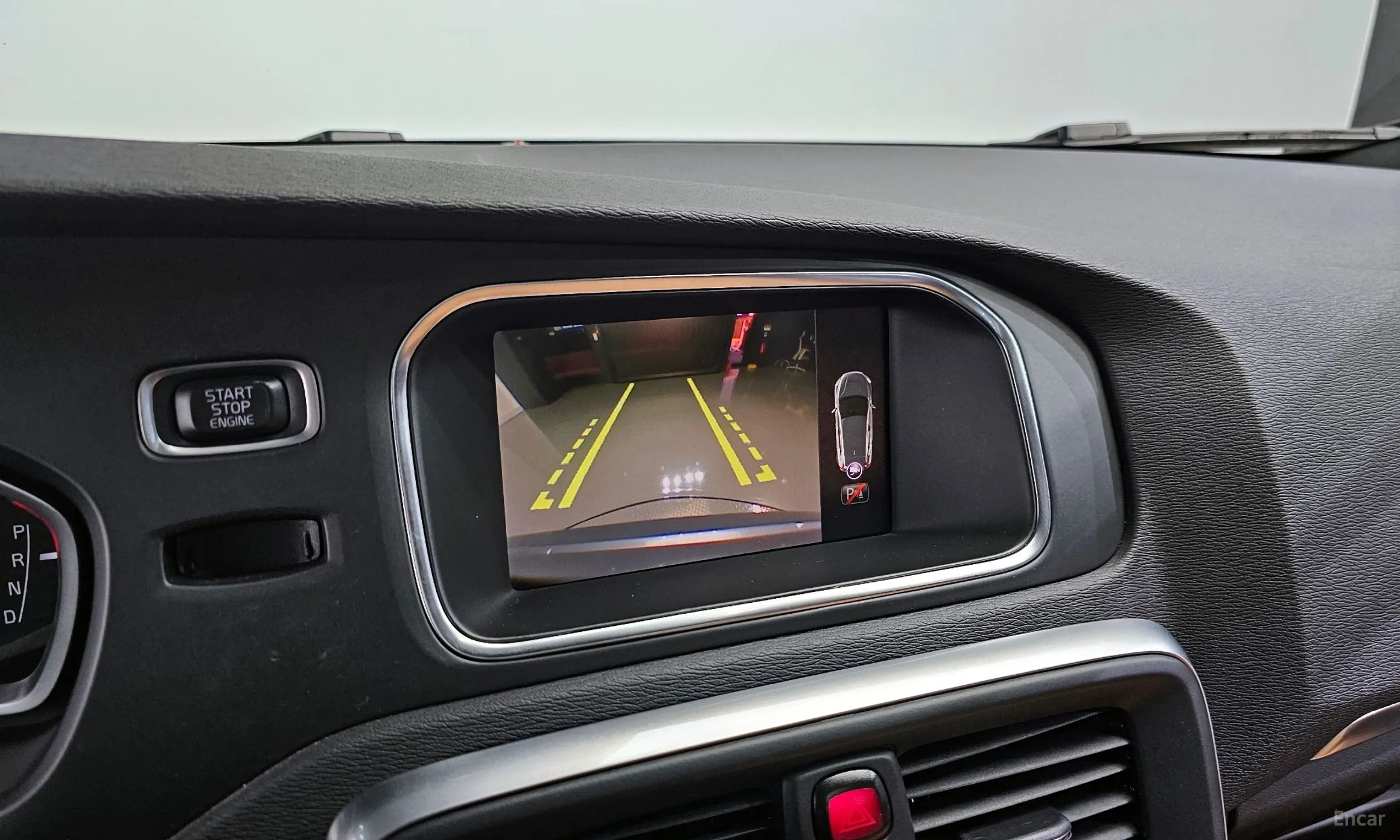 Volvo V40 превью 17