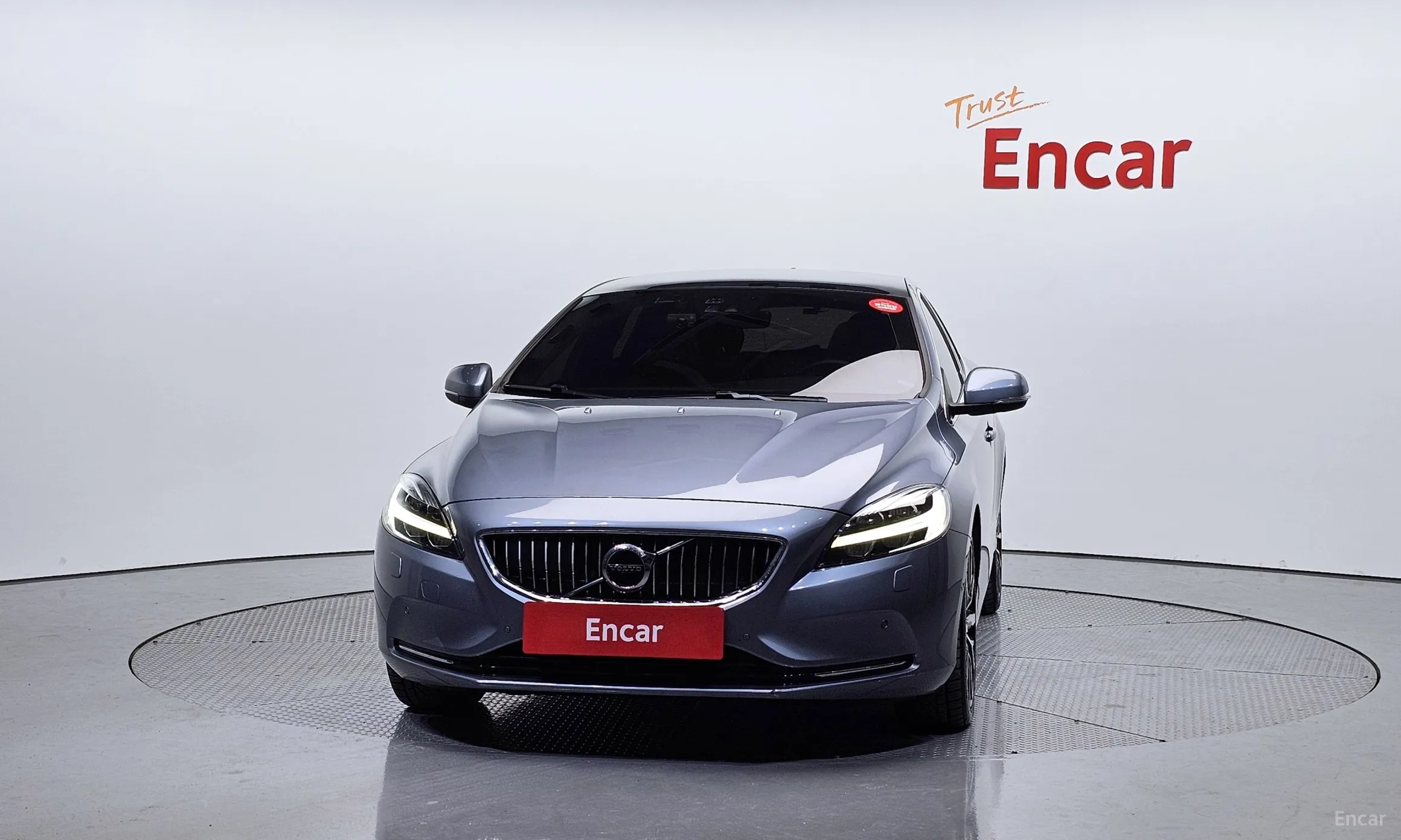 Volvo V40 превью 3