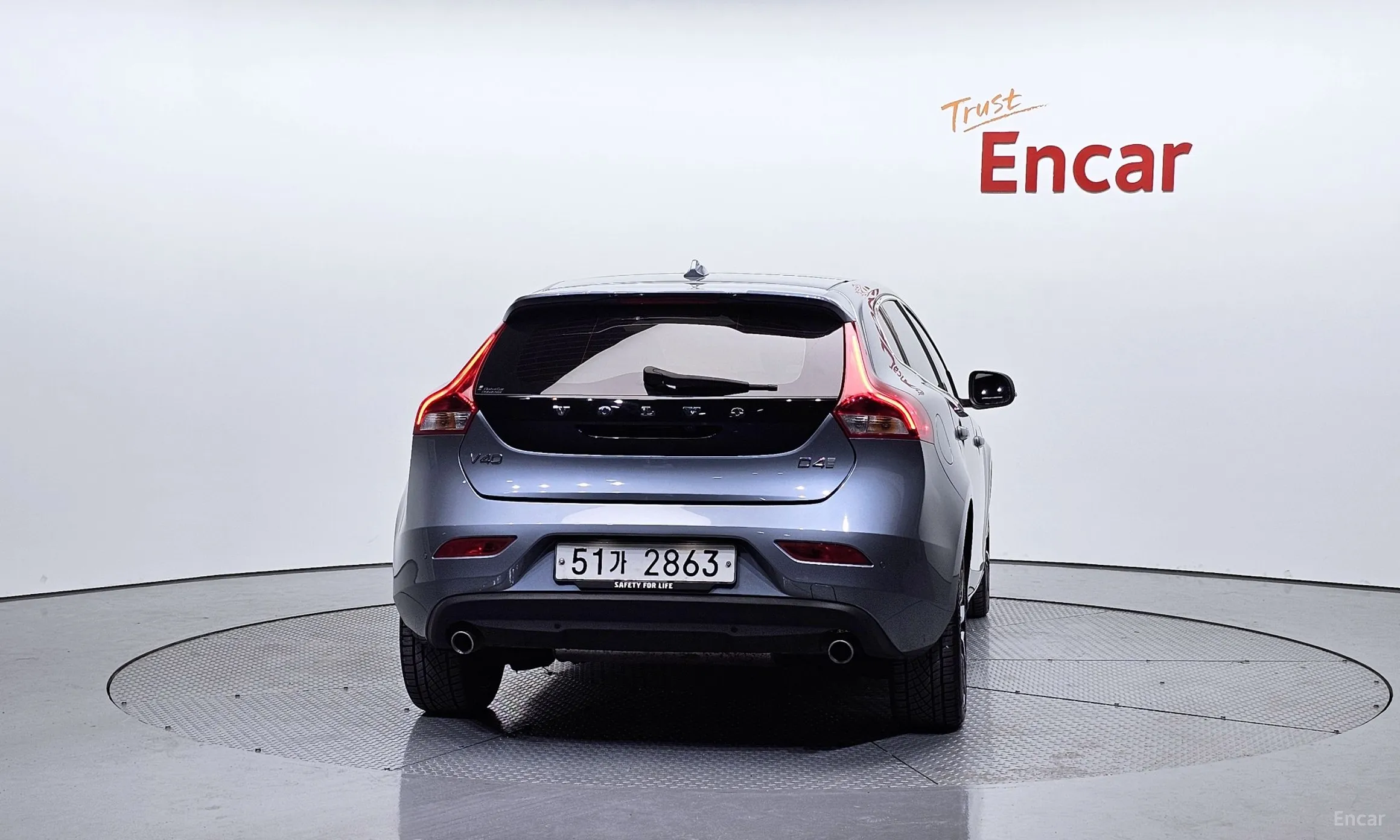 Volvo V40 превью 4