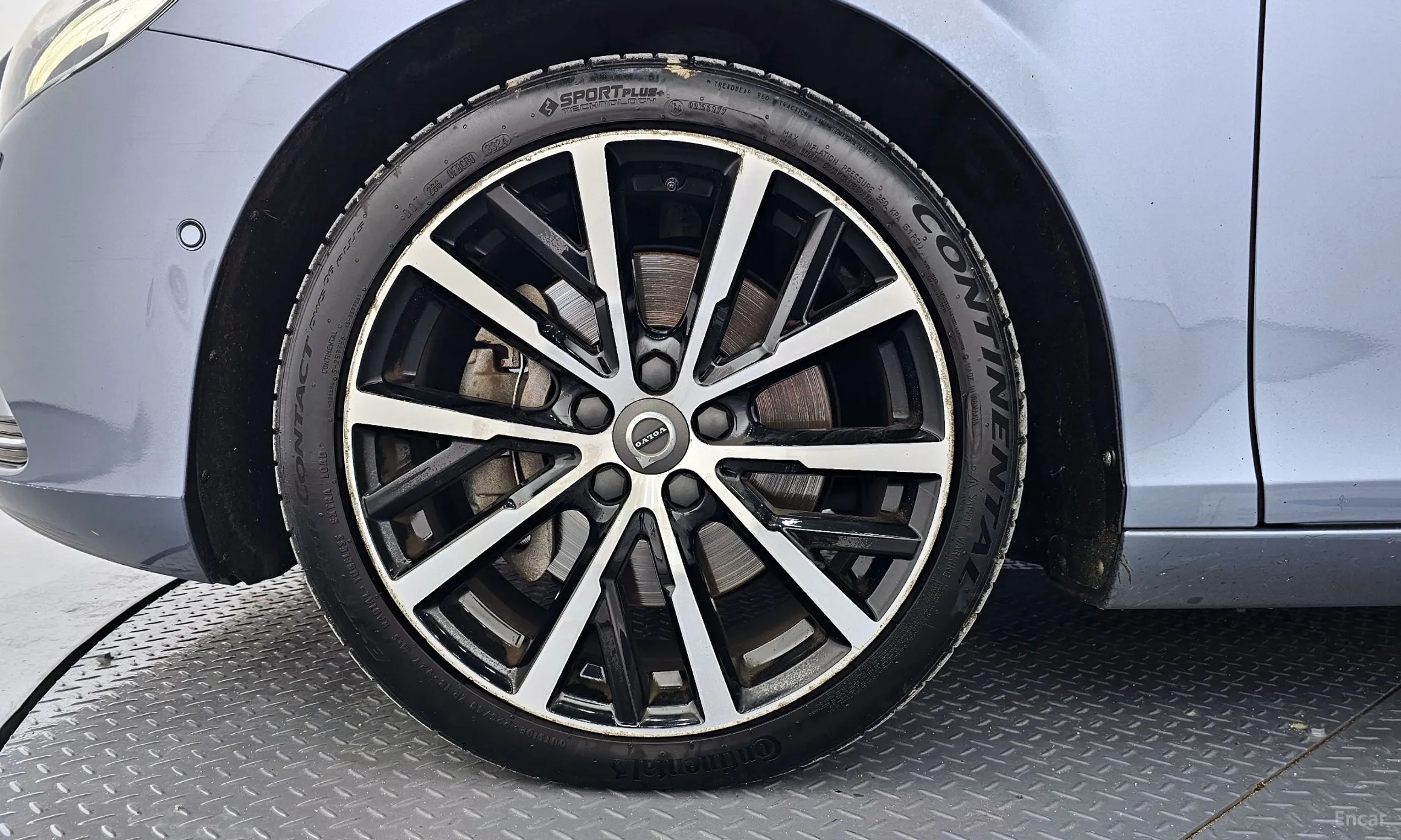 Volvo V40 превью 5
