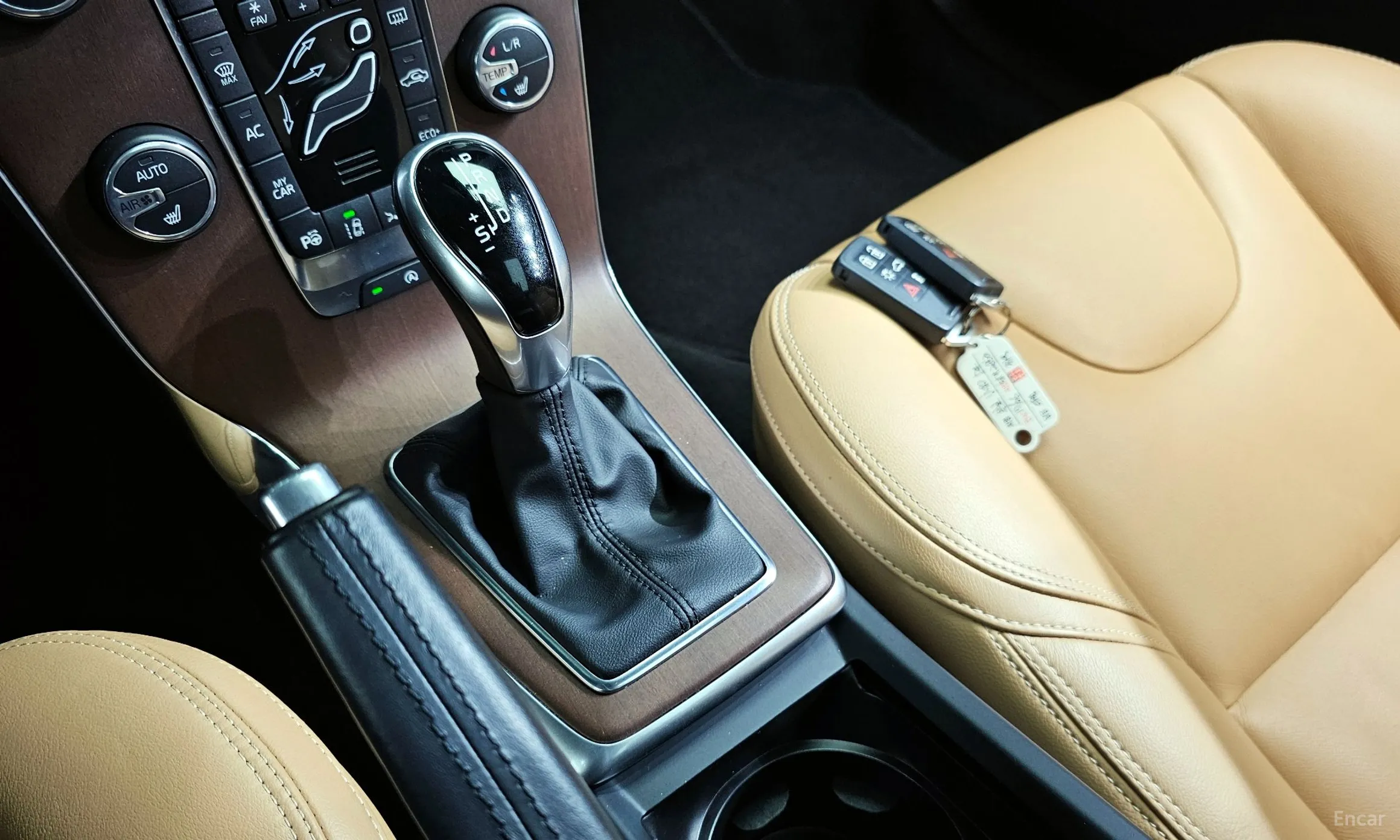 Volvo V40 превью 9