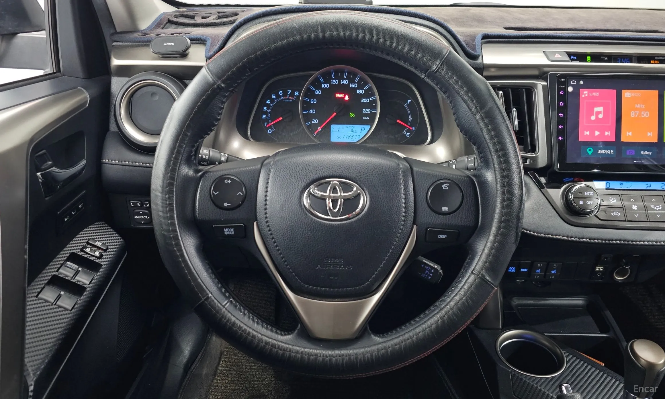 Toyota RAV4 превью 13
