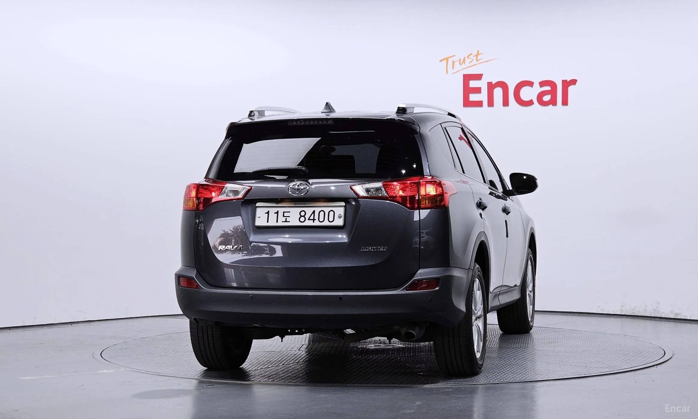 Toyota RAV4 превью 4