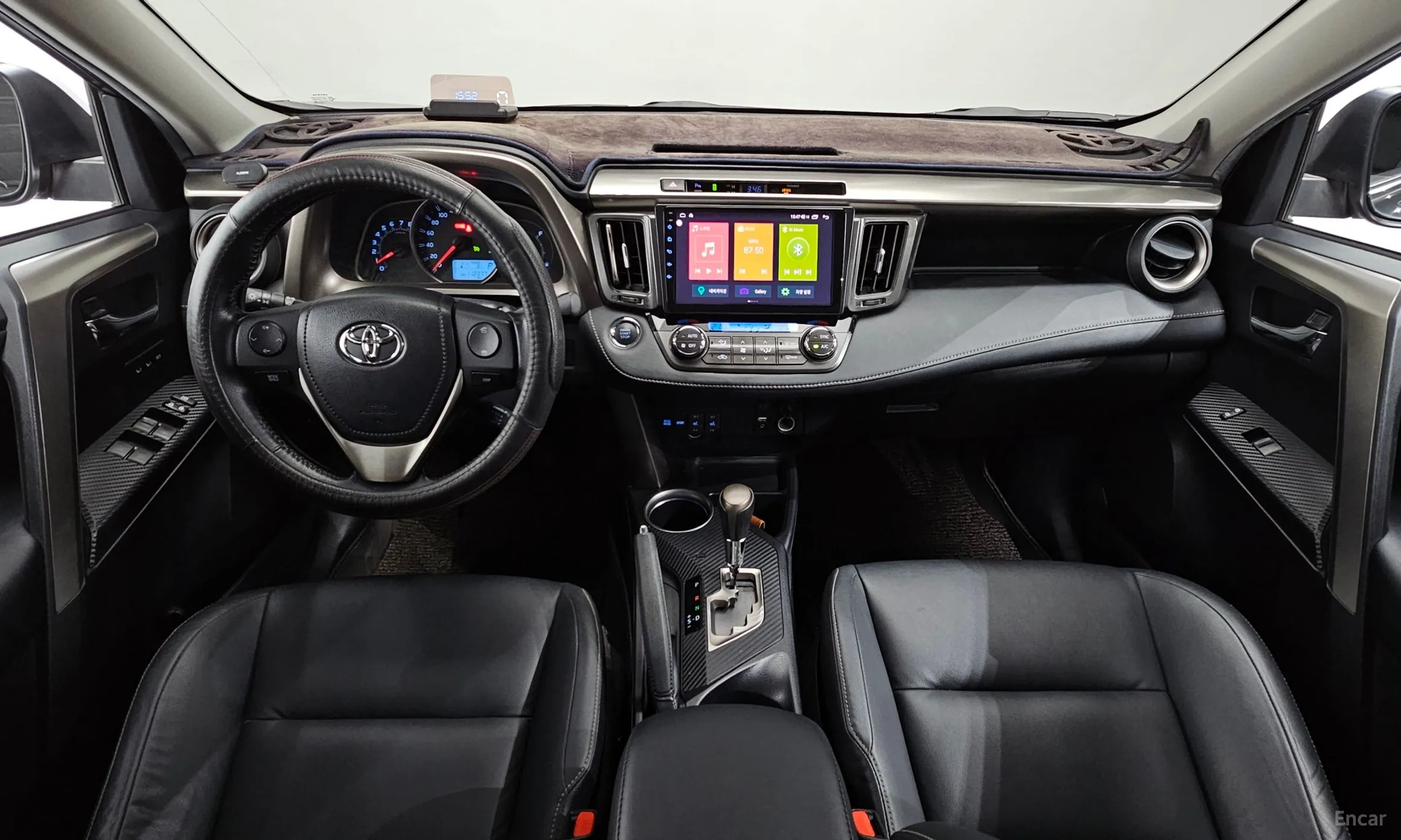 Toyota RAV4 превью 7