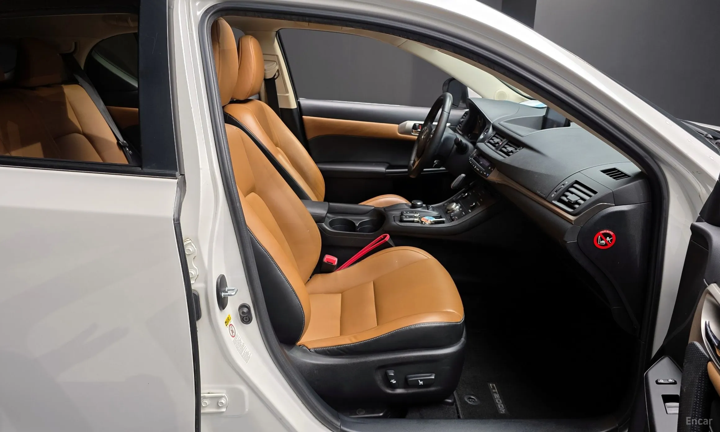 Lexus CT200h превью 10