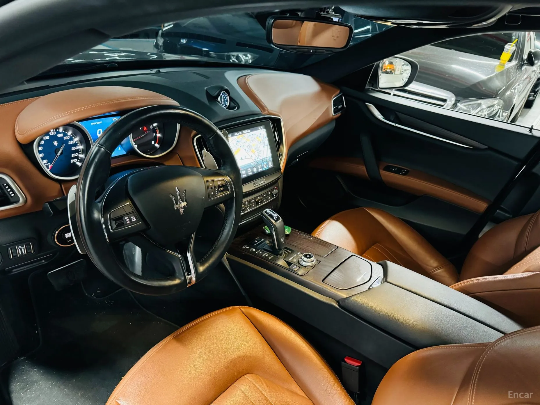 Maserati Ghibli превью 10
