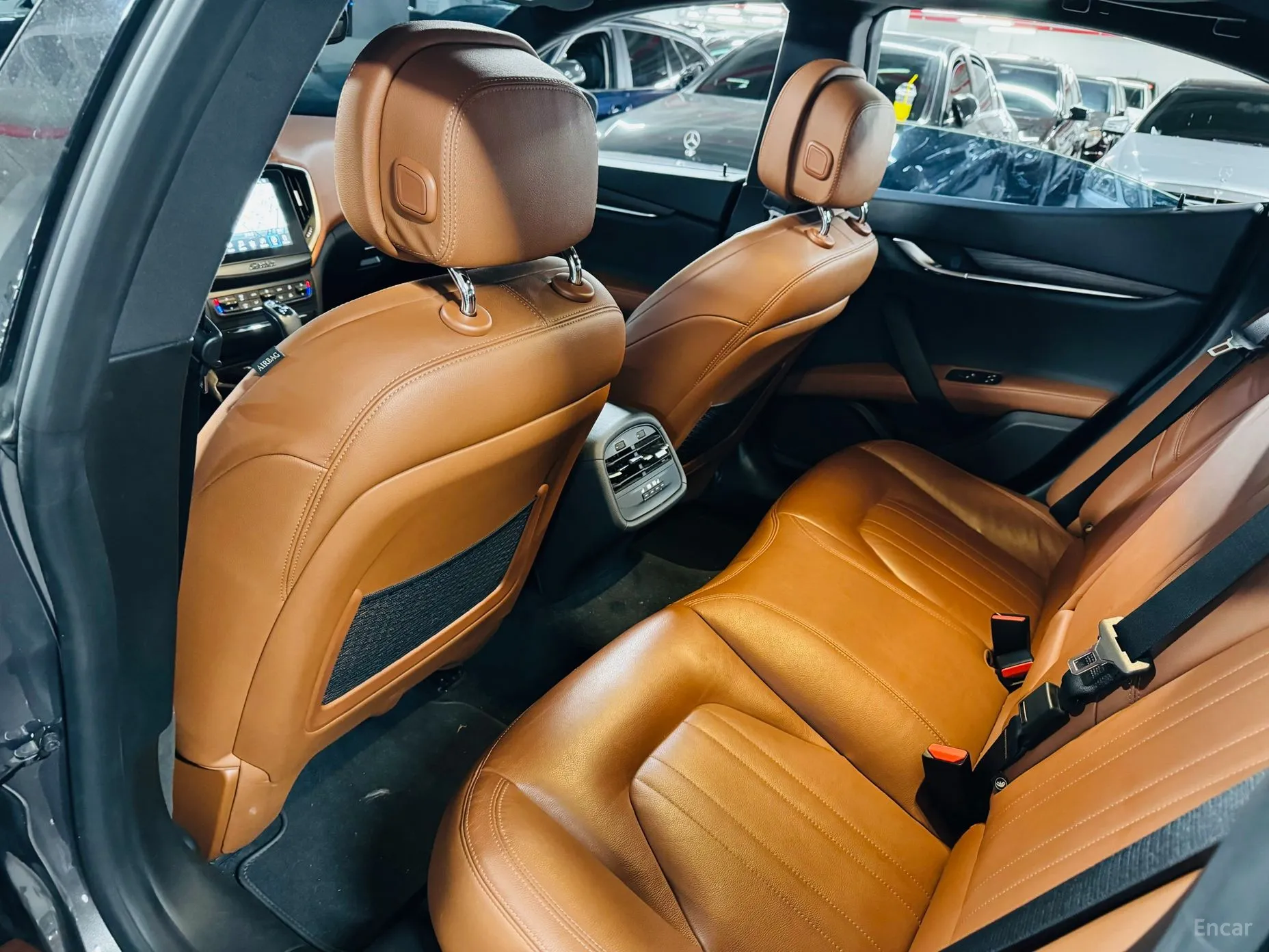 Maserati Ghibli превью 12