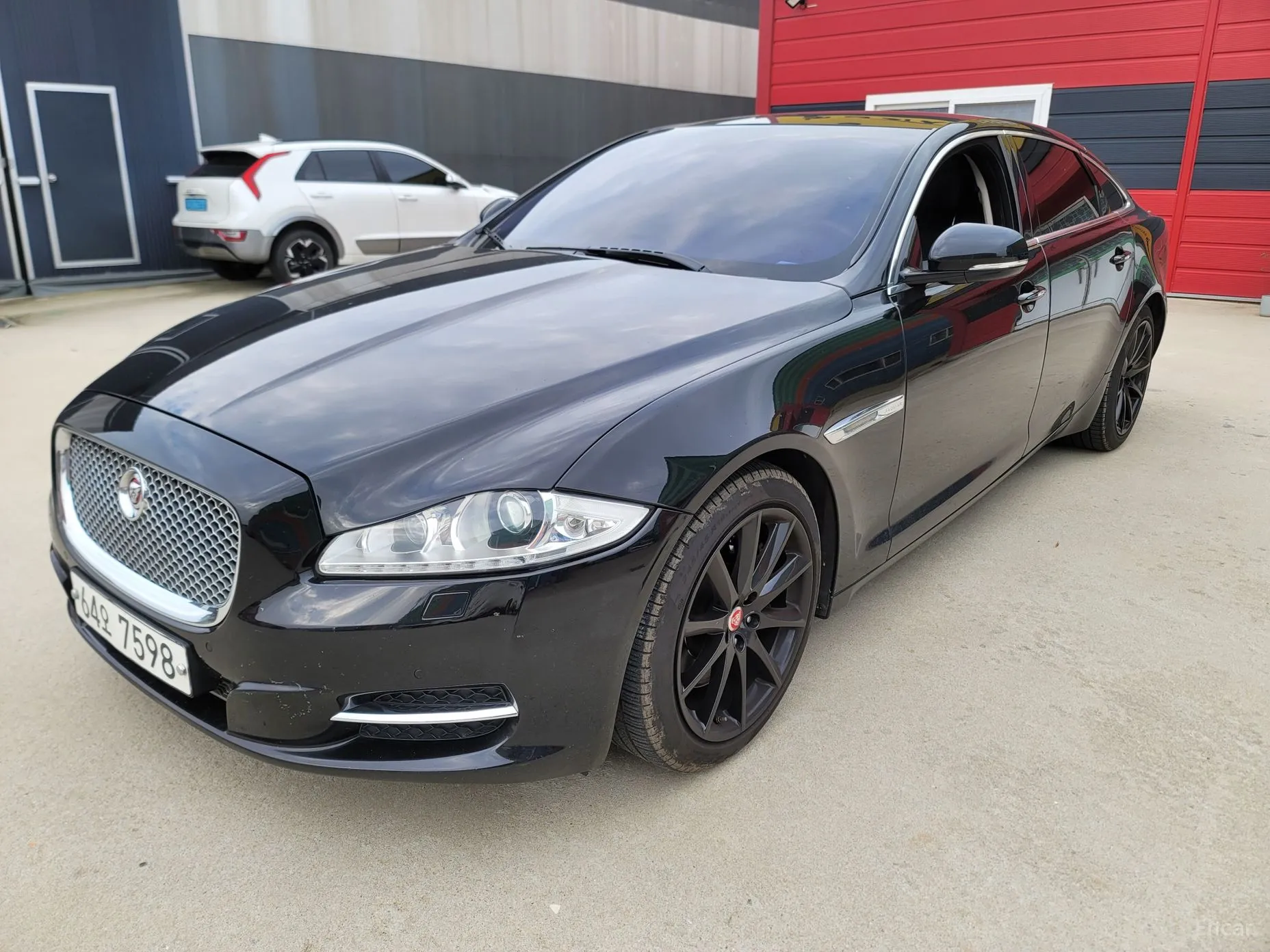 Jaguar All New XJ превью 7