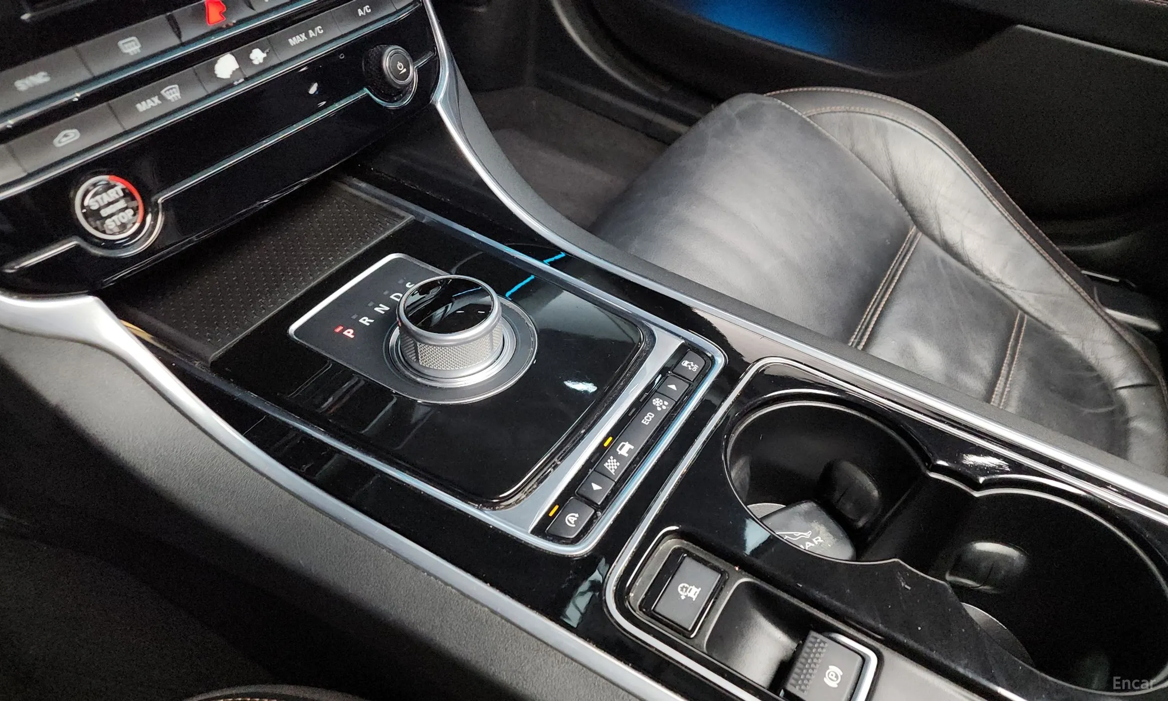 Jaguar XE превью 9