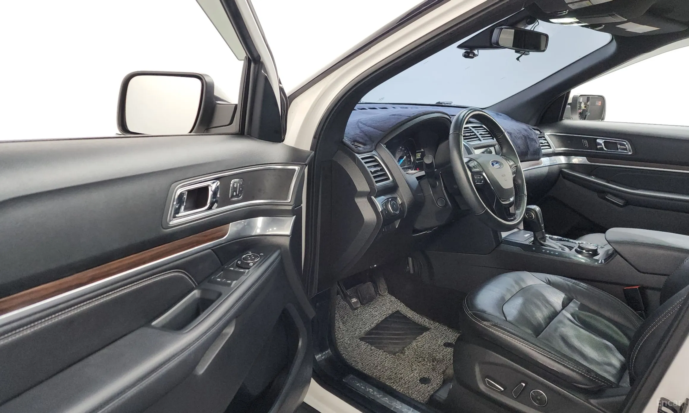 Ford Explorer превью 10