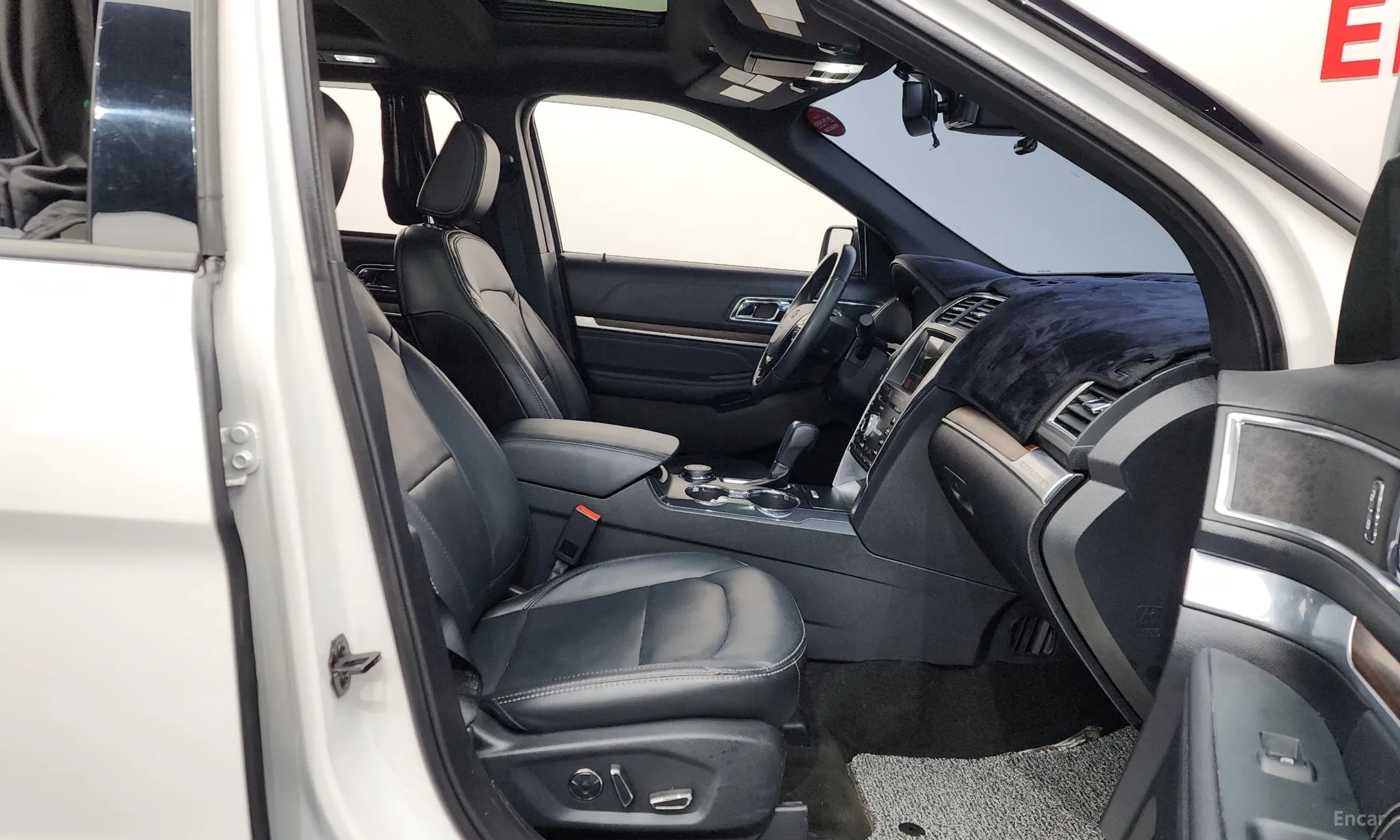 Ford Explorer превью 11