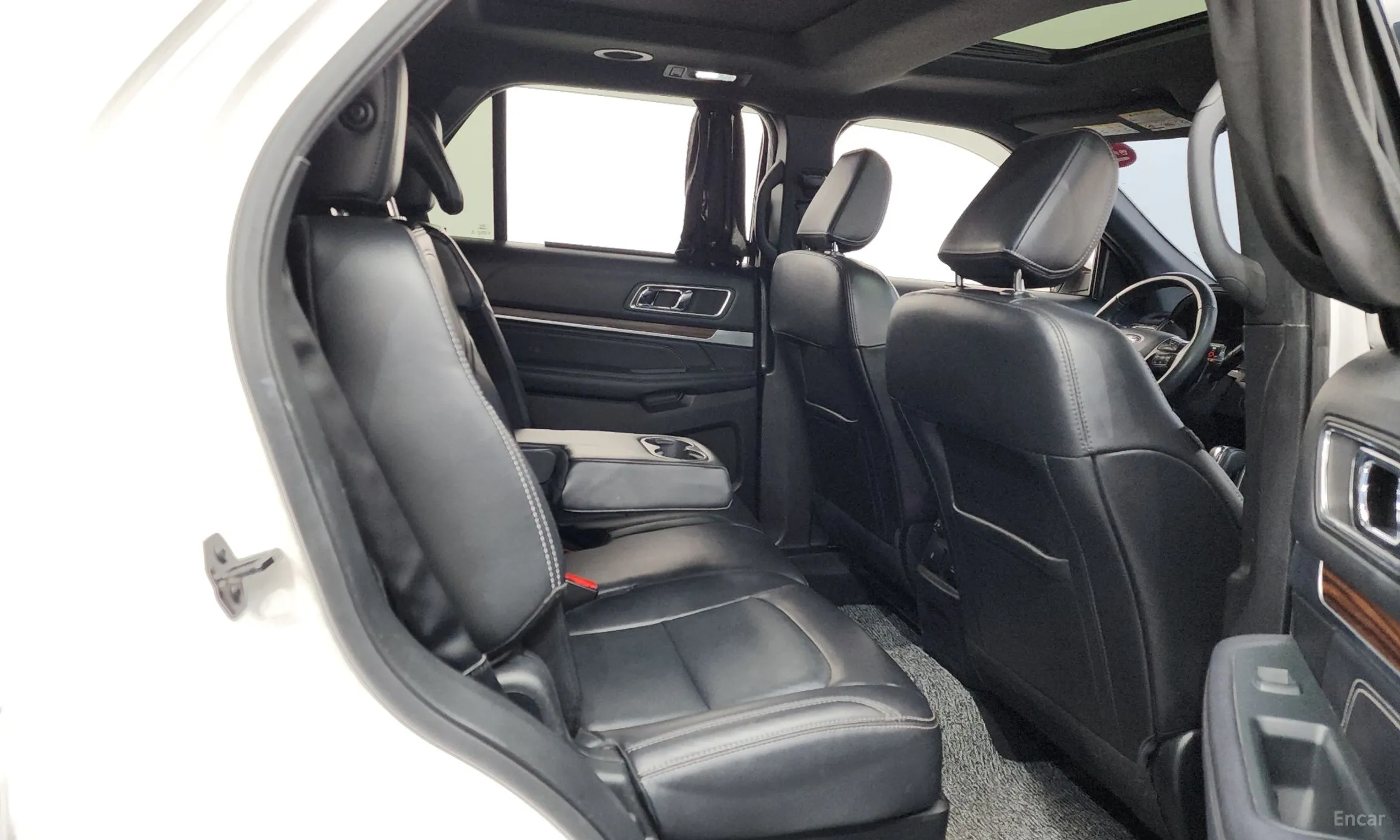 Ford Explorer превью 12